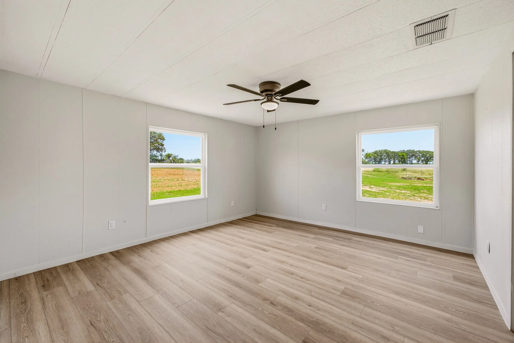 Mobile Home For Sale in Erath County , 4850 County Road 179, Stephenville, Texas 76401, 3 Bedroom, 2 Bathroom, Garage spaces, 1,680 Sqft, built in 1979, mls#21296406, Real Estate Agent in Stephenville, Homes For Sale in Erath county, Homes For Sale in Stephenville, Realtor in Stephenville Texas, Real Estate Brokerage Independent Realty Texas, Luminita Cordes Realtor