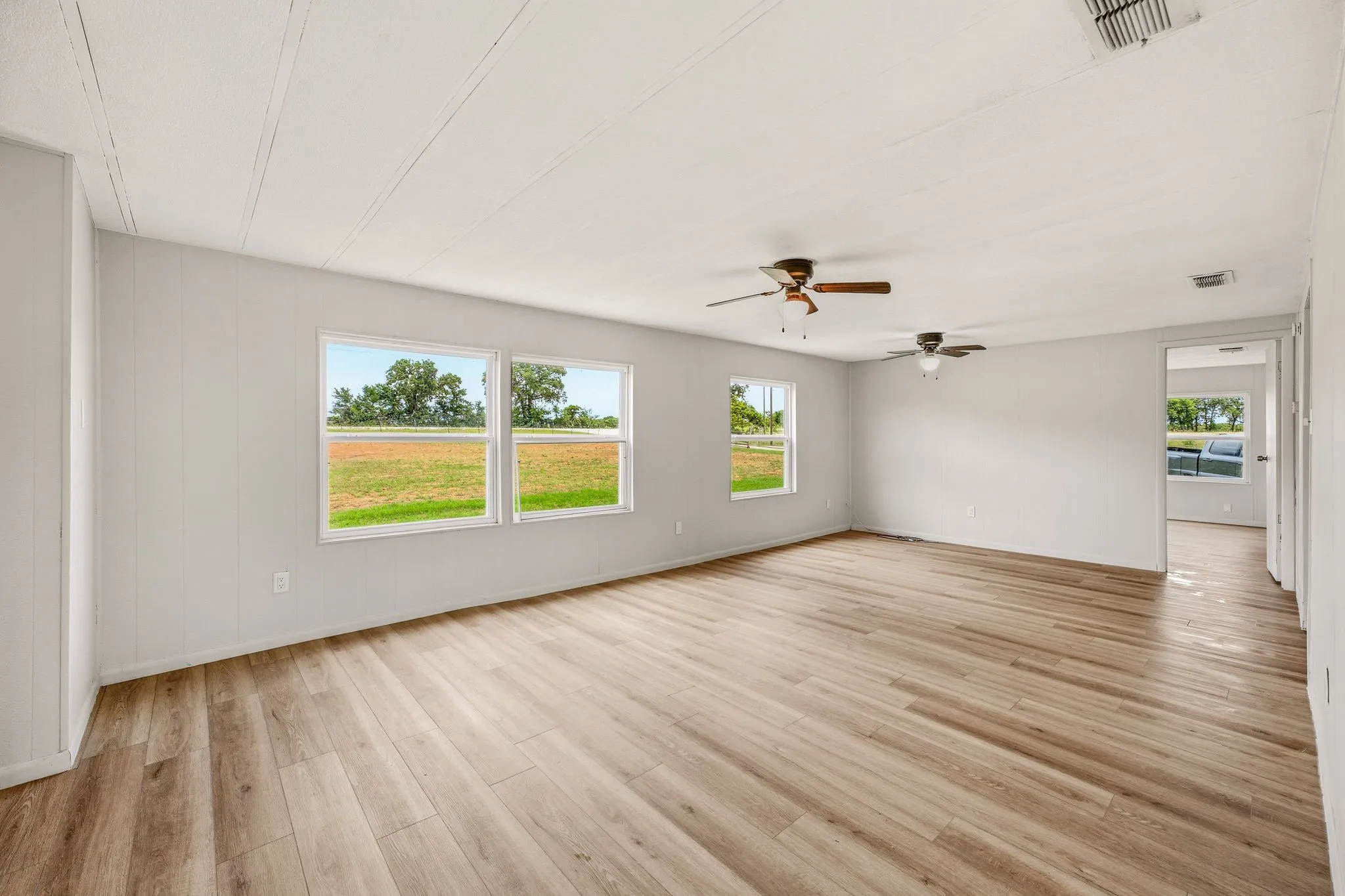 Mobile Home For Sale in Erath County , 4850 County Road 179, Stephenville, Texas 76401, 3 Bedroom, 2 Bathroom, Garage spaces, 1,680 Sqft, built in 1979, mls#21296406, Real Estate Agent in Stephenville, Homes For Sale in Erath county, Homes For Sale in Stephenville, Realtor in Stephenville Texas, Real Estate Brokerage Independent Realty Texas, Luminita Cordes Realtor