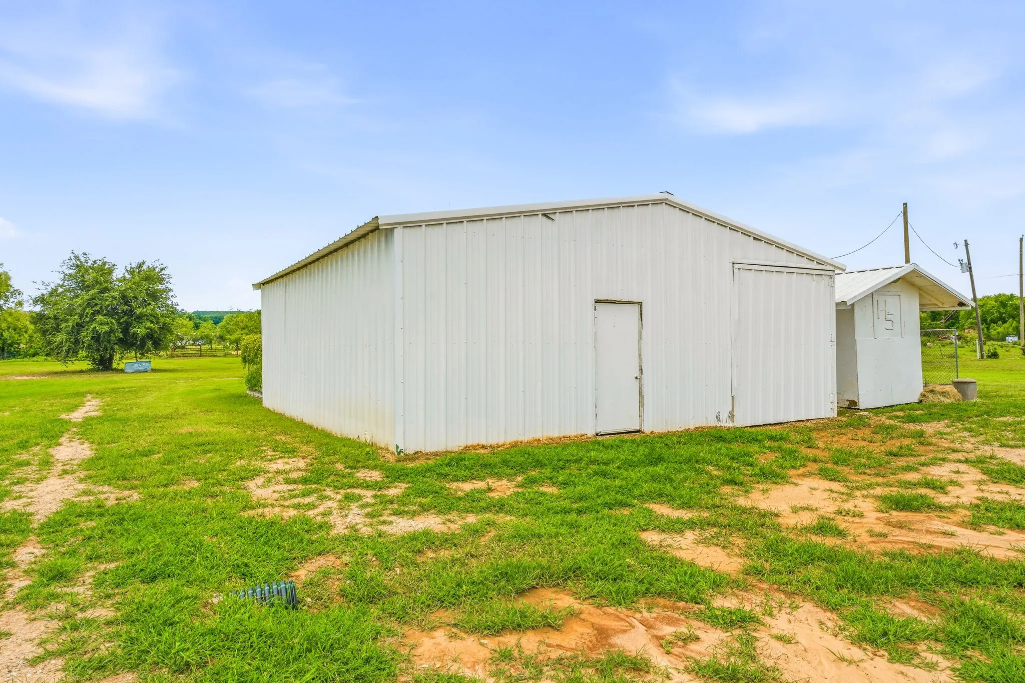 Mobile Home For Sale in Erath County , 4850 County Road 179, Stephenville, Texas 76401, 3 Bedroom, 2 Bathroom, Garage spaces, 1,680 Sqft, built in 1979, mls#21296406, Real Estate Agent in Stephenville, Homes For Sale in Erath county, Homes For Sale in Stephenville, Realtor in Stephenville Texas, Real Estate Brokerage Independent Realty Texas, Luminita Cordes Realtor