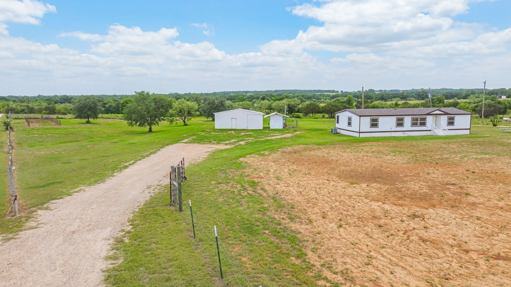 Mobile Home For Sale in Erath County , 4850 County Road 179, Stephenville, Texas 76401, 3 Bedroom, 2 Bathroom, Garage spaces, 1,680 Sqft, built in 1979, mls#21296406, Real Estate Agent in Stephenville, Homes For Sale in Erath county, Homes For Sale in Stephenville, Realtor in Stephenville Texas, Real Estate Brokerage Independent Realty Texas, Luminita Cordes Realtor