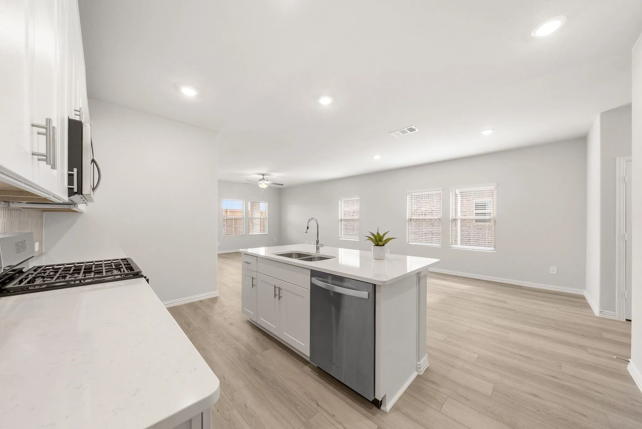 Single Family Residence For Rent in Collin County , 1737 Arches Road, Anna, Texas 75409, 4 Bedroom, 3 Bathroom, 2 Garage spaces, 2,351 Sqft, built in 2025, mls#21296559, Real Estate Agent in Anna, Homes For Rent in Collin county, Homes For Rent in Anna, Realtor in Anna Texas, Real Estate Brokerage Independent Realty Texas, Luminita Cordes Realtor