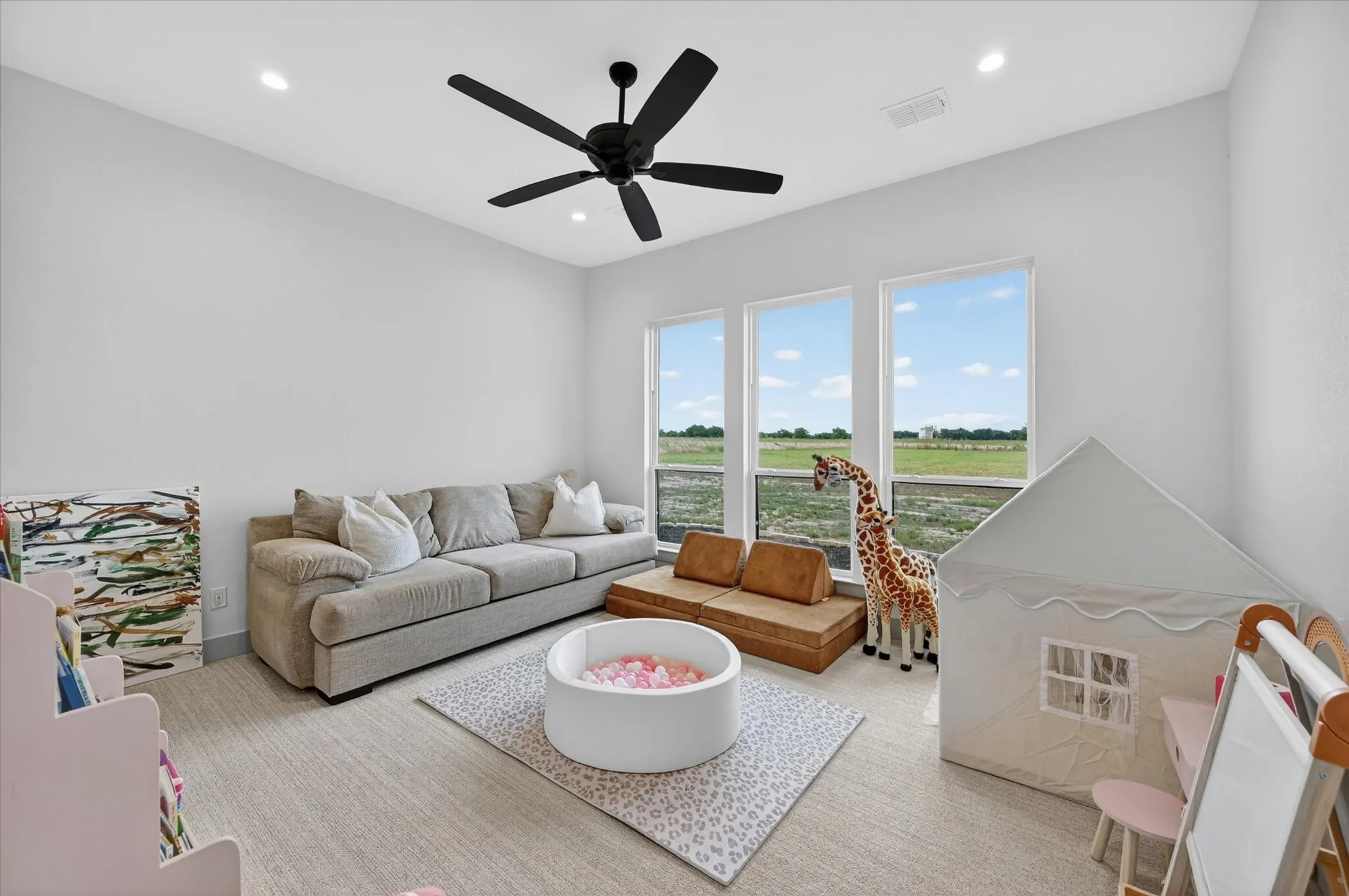 4th bedroom/Playroom or 2nd living area