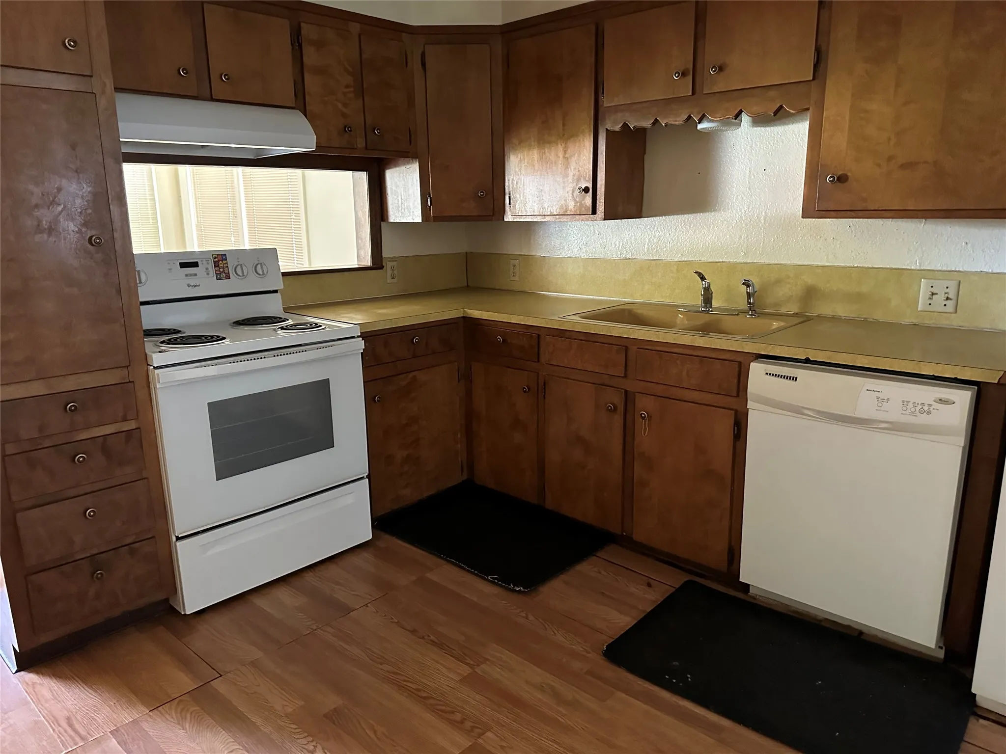 Single Family Residence For Rent in Taylor County , 2926 S 12th Street, Abilene, Texas 79605, 2 Bedroom, 1 Bathroom, Garage spaces, 840 Sqft, built in 1948, mls#21296677, Real Estate Agent in Abilene, Homes For Rent in Taylor county, Homes For Rent in Abilene, Realtor in Abilene Texas, Real Estate Brokerage Independent Realty Texas, Luminita Cordes Realtor