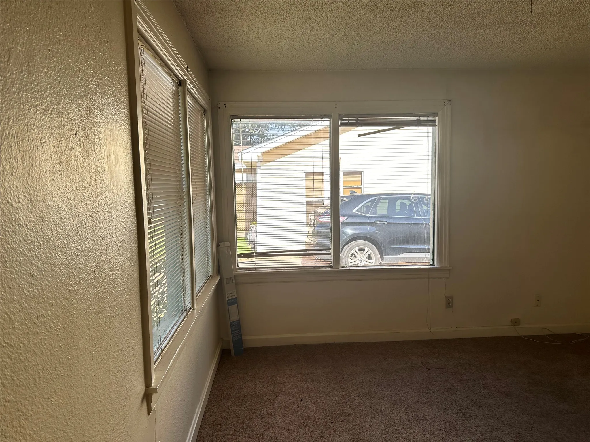 Single Family Residence For Rent in Taylor County , 2926 S 12th Street, Abilene, Texas 79605, 2 Bedroom, 1 Bathroom, Garage spaces, 840 Sqft, built in 1948, mls#21296677, Real Estate Agent in Abilene, Homes For Rent in Taylor county, Homes For Rent in Abilene, Realtor in Abilene Texas, Real Estate Brokerage Independent Realty Texas, Luminita Cordes Realtor
