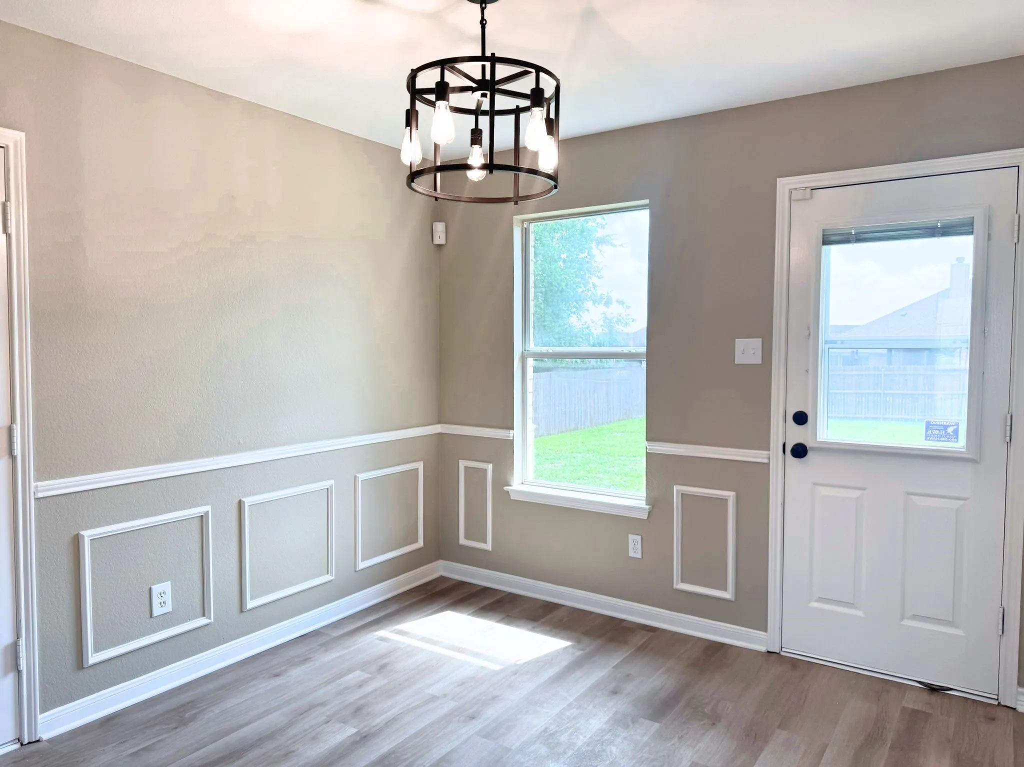 Single Family Residence For Sale in Hood County , 3000 Meandering Way, Granbury, Texas 76049, 3 Bedroom, 2 Bathroom, 2 Garage spaces, 1,191 Sqft, built in 2002, mls#21293389, Real Estate Agent in Granbury, Homes For Sale in Hood county, Homes For Sale in Granbury, Realtor in Granbury Texas, Real Estate Brokerage Independent Realty Texas, Luminita Cordes Realtor