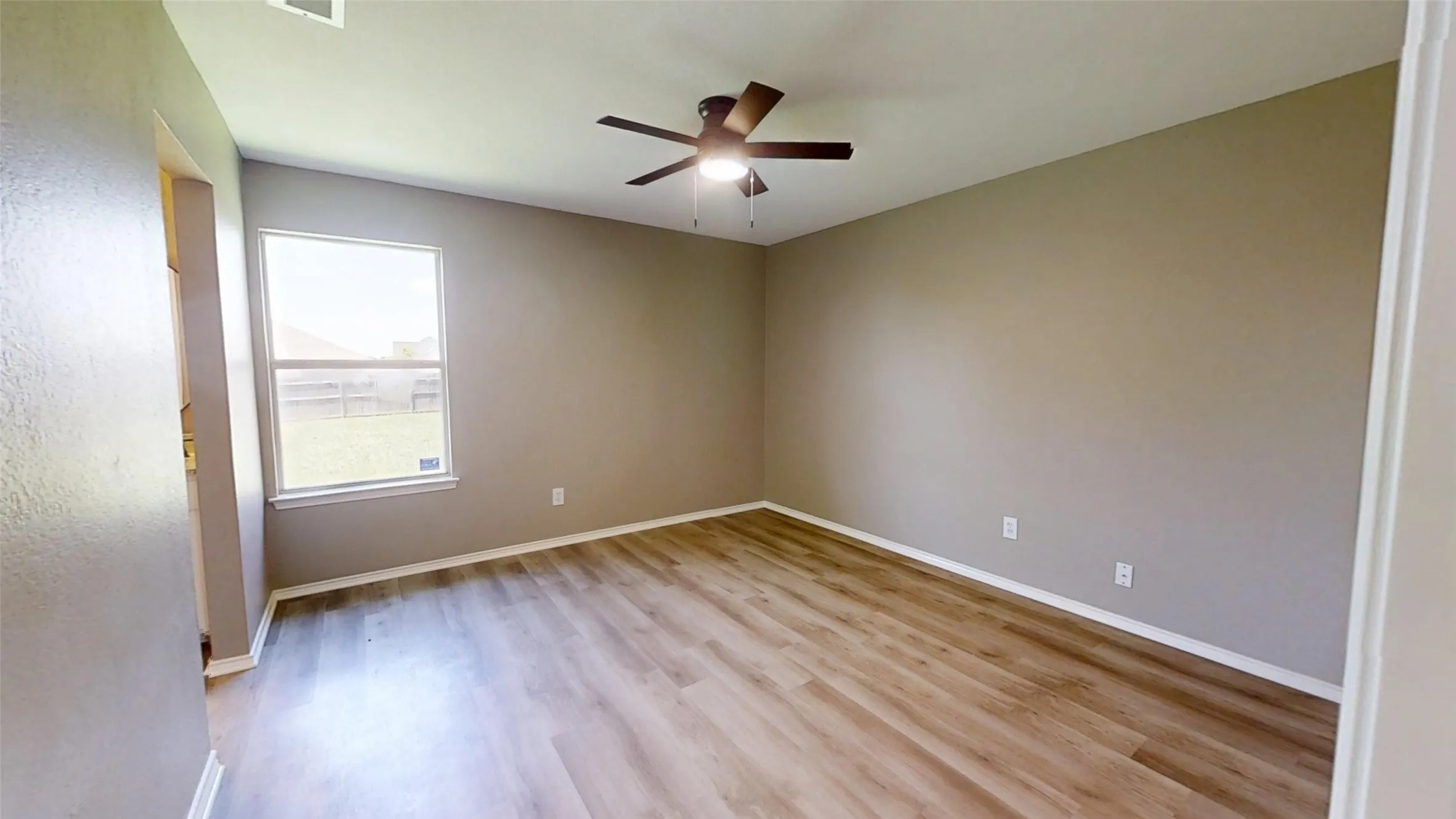 Single Family Residence For Sale in Hood County , 3000 Meandering Way, Granbury, Texas 76049, 3 Bedroom, 2 Bathroom, 2 Garage spaces, 1,191 Sqft, built in 2002, mls#21293389, Real Estate Agent in Granbury, Homes For Sale in Hood county, Homes For Sale in Granbury, Realtor in Granbury Texas, Real Estate Brokerage Independent Realty Texas, Luminita Cordes Realtor