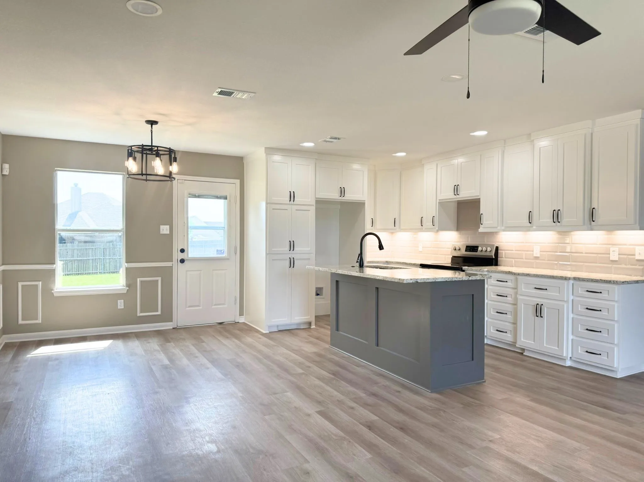 Single Family Residence For Sale in Hood County , 3000 Meandering Way, Granbury, Texas 76049, 3 Bedroom, 2 Bathroom, 2 Garage spaces, 1,191 Sqft, built in 2002, mls#21293389, Real Estate Agent in Granbury, Homes For Sale in Hood county, Homes For Sale in Granbury, Realtor in Granbury Texas, Real Estate Brokerage Independent Realty Texas, Luminita Cordes Realtor