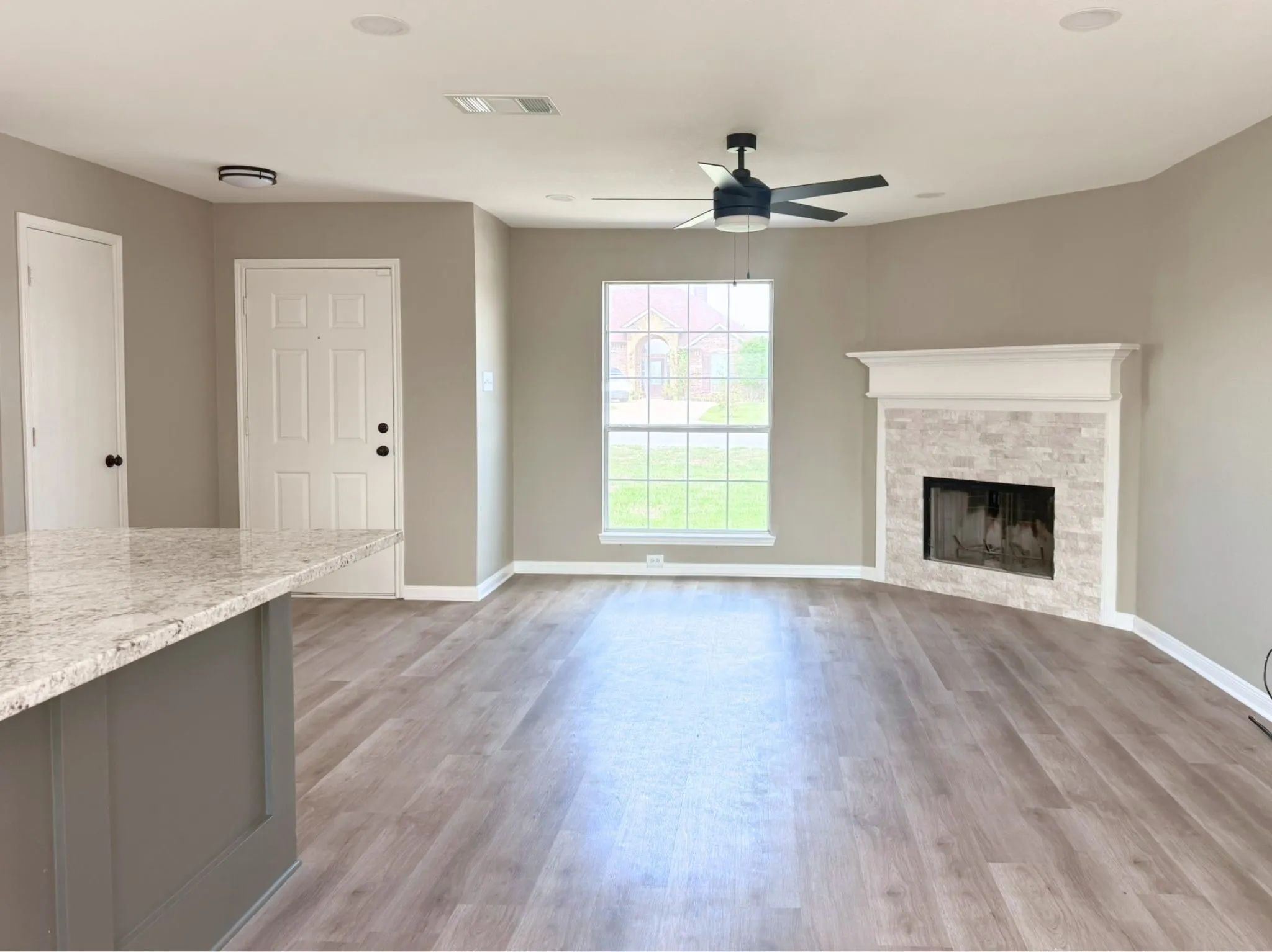Single Family Residence For Sale in Hood County , 3000 Meandering Way, Granbury, Texas 76049, 3 Bedroom, 2 Bathroom, 2 Garage spaces, 1,191 Sqft, built in 2002, mls#21293389, Real Estate Agent in Granbury, Homes For Sale in Hood county, Homes For Sale in Granbury, Realtor in Granbury Texas, Real Estate Brokerage Independent Realty Texas, Luminita Cordes Realtor