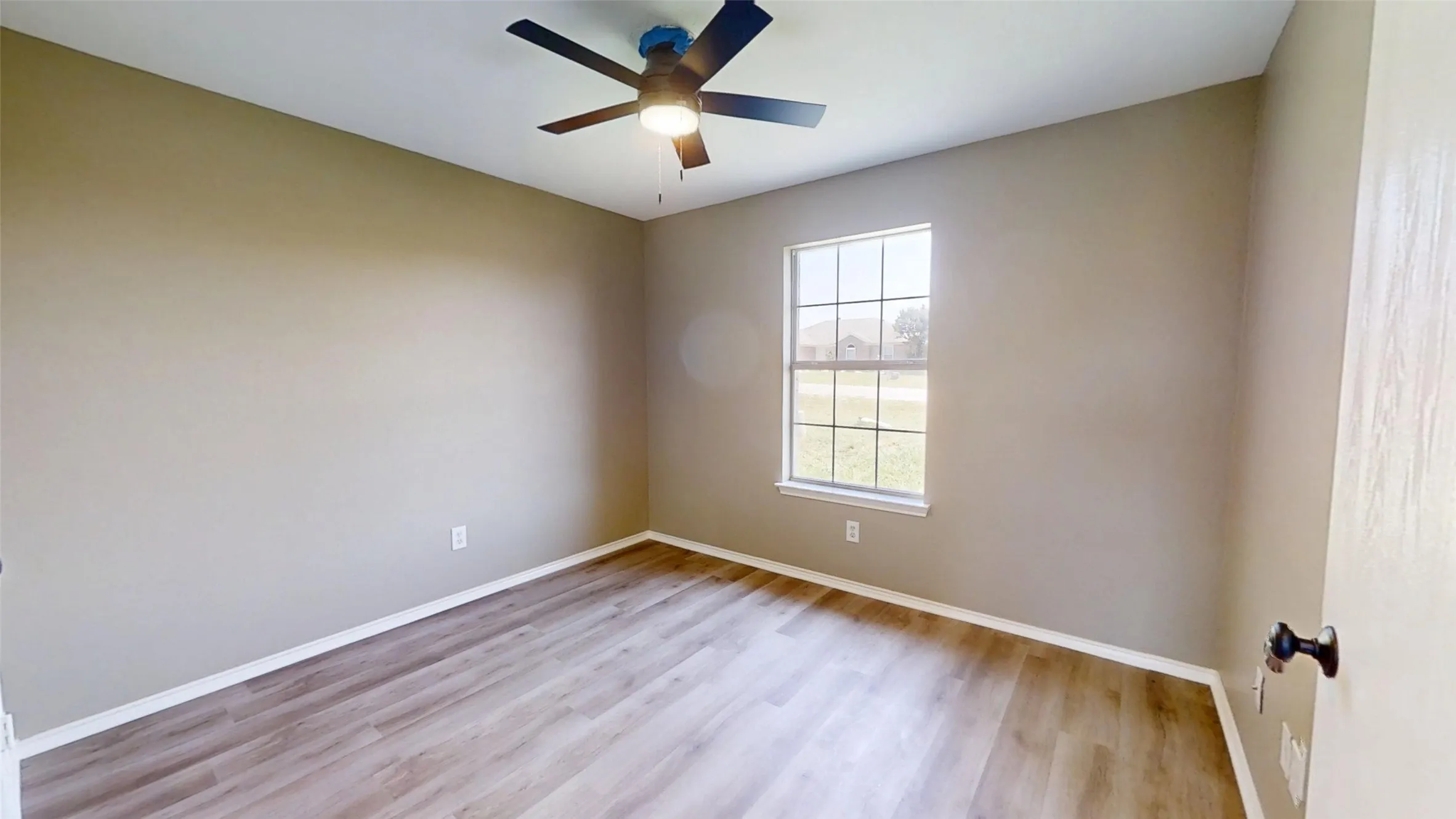 Single Family Residence For Sale in Hood County , 3000 Meandering Way, Granbury, Texas 76049, 3 Bedroom, 2 Bathroom, 2 Garage spaces, 1,191 Sqft, built in 2002, mls#21293389, Real Estate Agent in Granbury, Homes For Sale in Hood county, Homes For Sale in Granbury, Realtor in Granbury Texas, Real Estate Brokerage Independent Realty Texas, Luminita Cordes Realtor