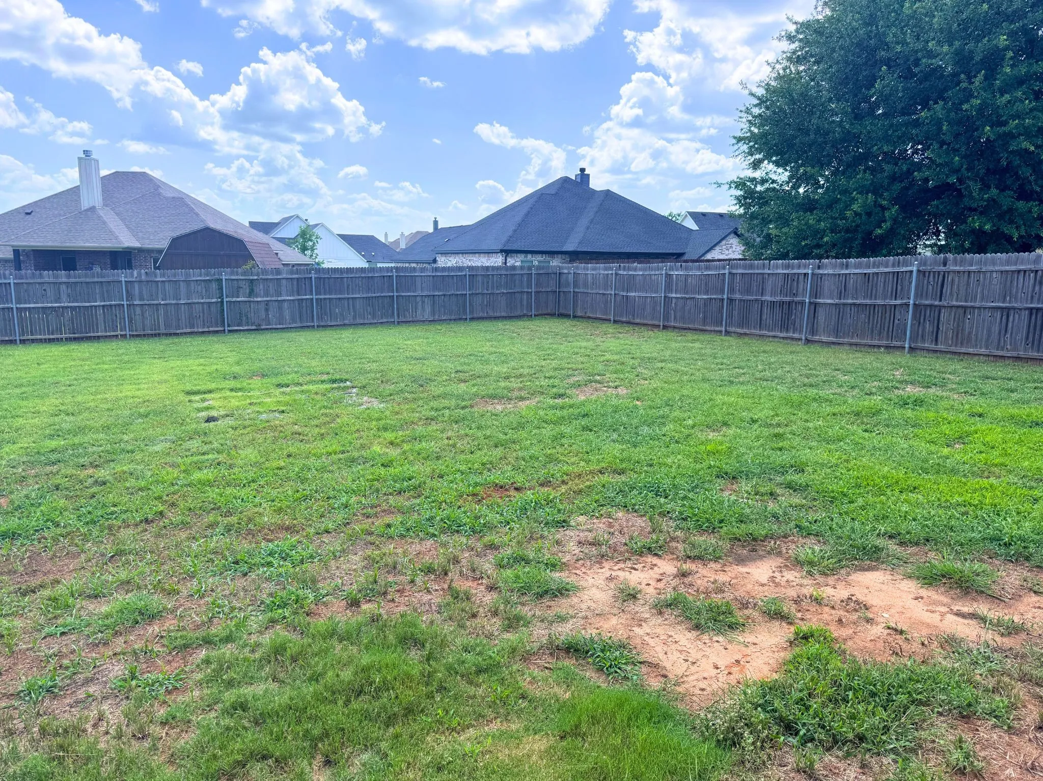 Single Family Residence For Sale in Hood County , 3000 Meandering Way, Granbury, Texas 76049, 3 Bedroom, 2 Bathroom, 2 Garage spaces, 1,191 Sqft, built in 2002, mls#21293389, Real Estate Agent in Granbury, Homes For Sale in Hood county, Homes For Sale in Granbury, Realtor in Granbury Texas, Real Estate Brokerage Independent Realty Texas, Luminita Cordes Realtor