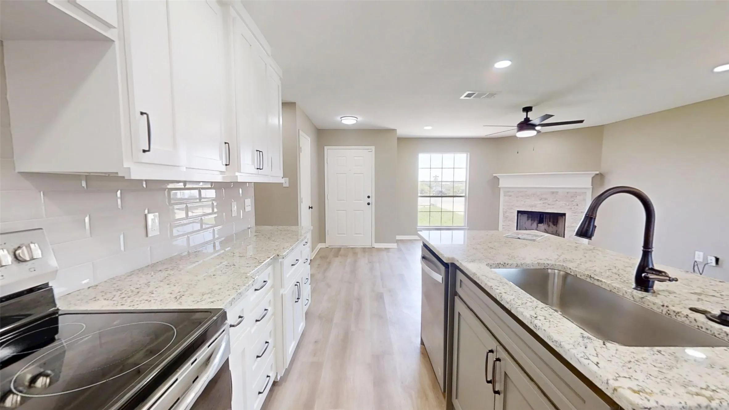 Single Family Residence For Sale in Hood County , 3000 Meandering Way, Granbury, Texas 76049, 3 Bedroom, 2 Bathroom, 2 Garage spaces, 1,191 Sqft, built in 2002, mls#21293389, Real Estate Agent in Granbury, Homes For Sale in Hood county, Homes For Sale in Granbury, Realtor in Granbury Texas, Real Estate Brokerage Independent Realty Texas, Luminita Cordes Realtor