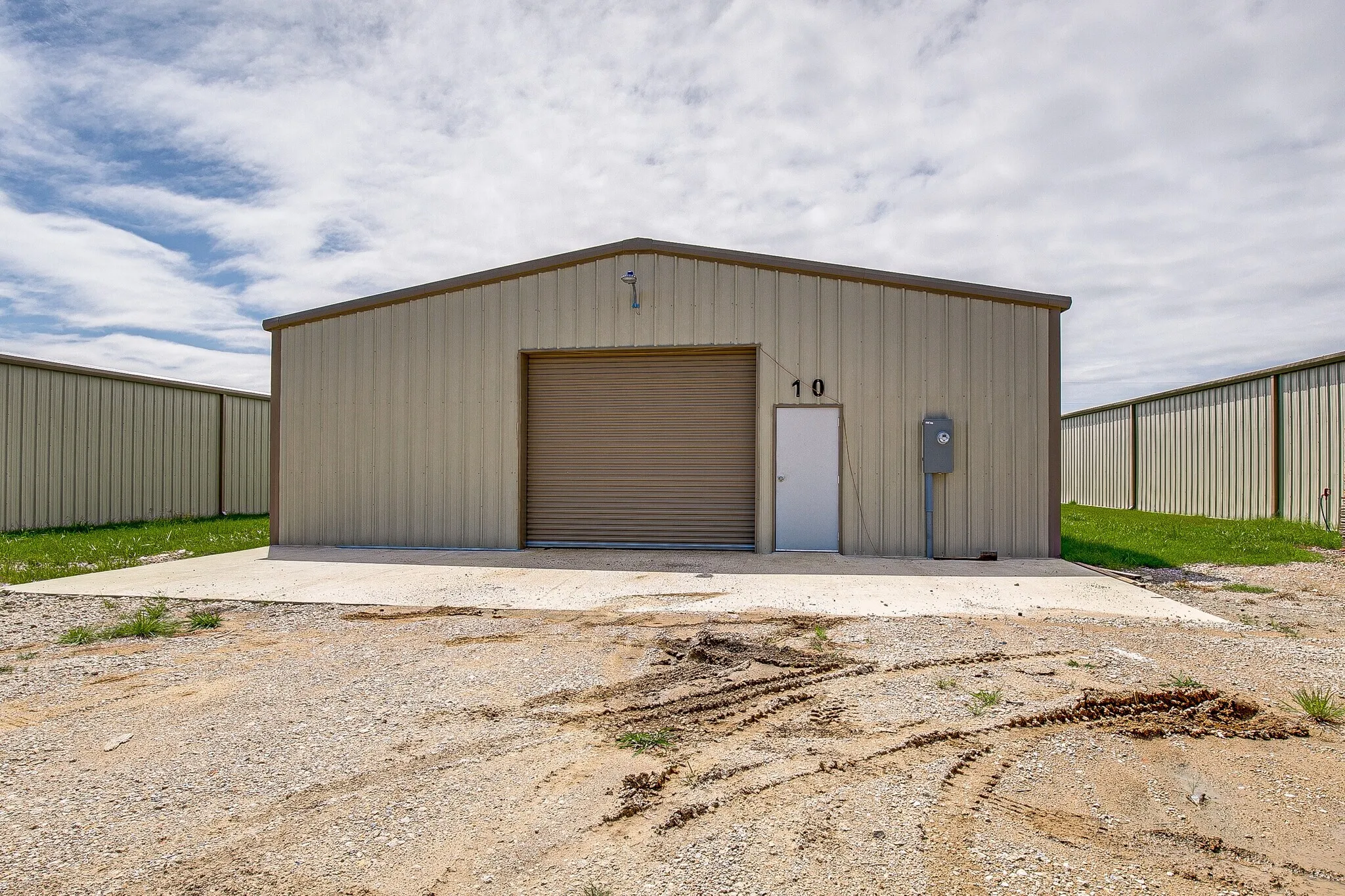 Warehouse For Rent in Kaufman County , 9668 CR 147 5, Kaufman, Texas 75142, 0, 0, Garage spaces, 0 Sqft, built in 2022, Price $2,500, mls#21296679, Real Estate Agent in Kaufman, Homes For Rent in Kaufman county, Homes For Rent in Kaufman, Realtor in Kaufman Texas, Real Estate Brokerage Independent Realty Texas, Luminita Cordes Realtor