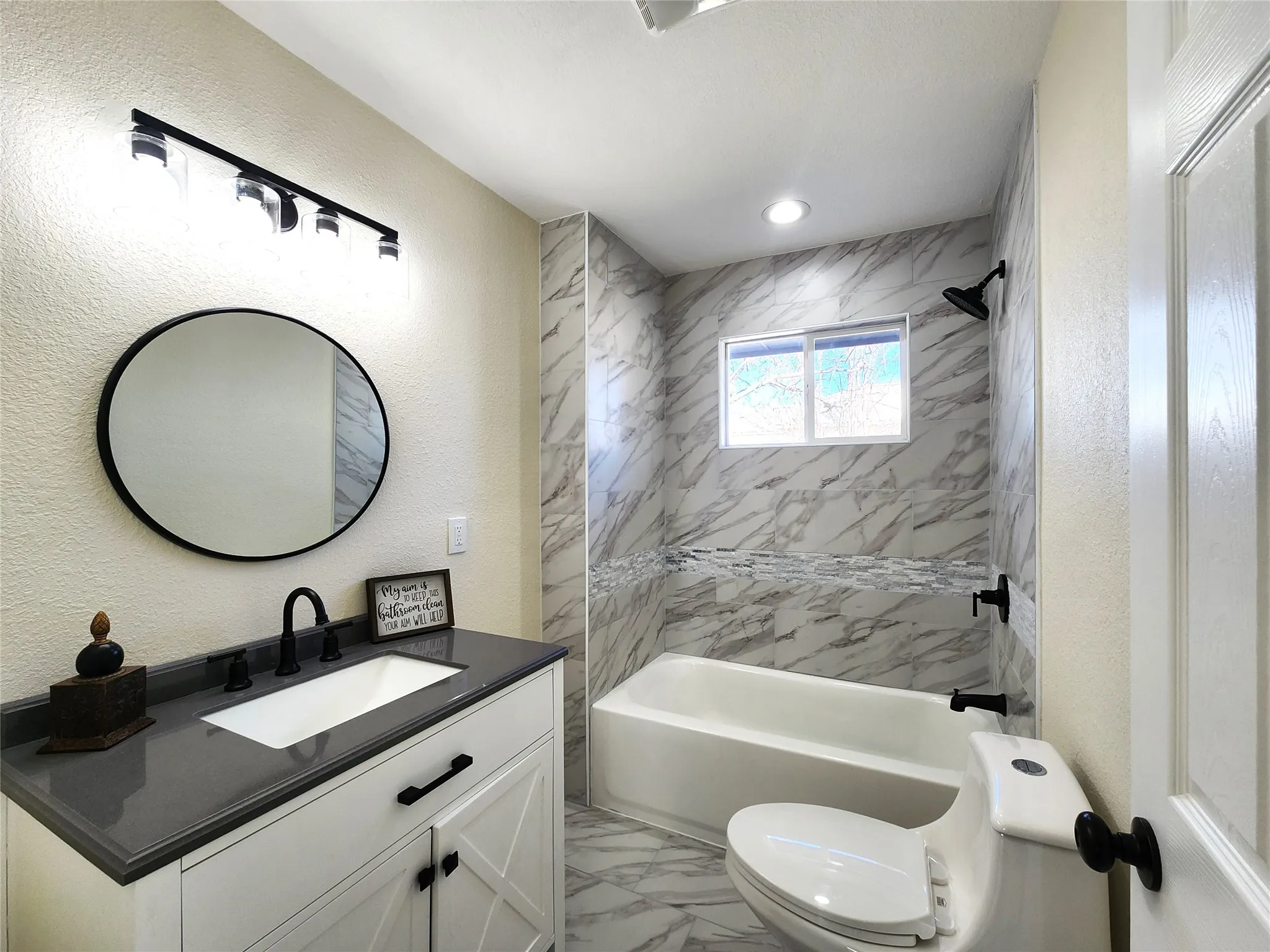 Single Family Residence For Rent in Hunt County , 4205 Stuart Street, Greenville, Texas 75401, 3 Bedroom, 2 Bathroom, Garage spaces, 1,228 Sqft, built in 1960, mls#21296694, Real Estate Agent in Greenville, Homes For Rent in Hunt county, Homes For Rent in Greenville, Realtor in Greenville Texas, Real Estate Brokerage Independent Realty Texas, Luminita Cordes Realtor