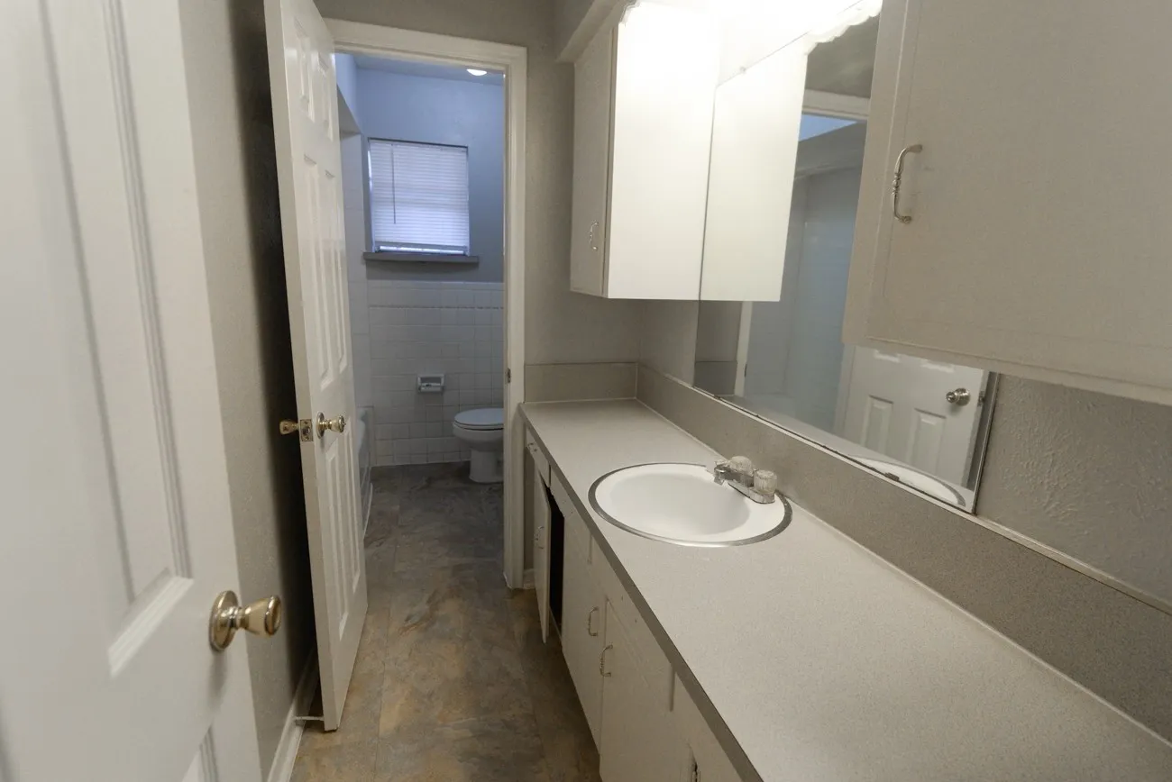 Single Family Residence For Rent in Dallas County , 614 N Young Boulevard, De Soto, Texas 75115, 3 Bedroom, 2 Bathroom, 2 Garage spaces, 1,709 Sqft, built in 1964, mls#21296703, Real Estate Agent in De Soto, Homes For Rent in Dallas county, Homes For Rent in De Soto, Realtor in De Soto Texas, Real Estate Brokerage Independent Realty Texas, Luminita Cordes Realtor