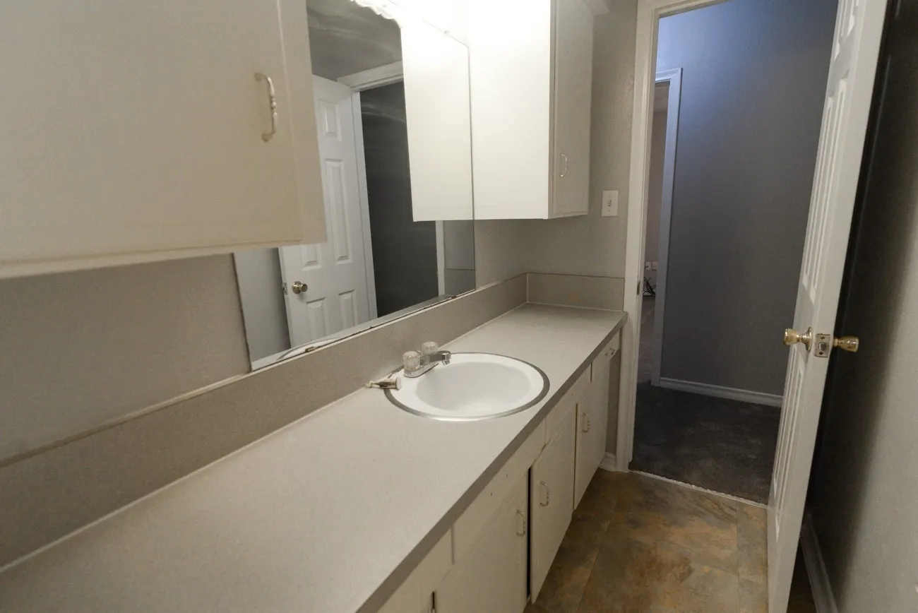 Single Family Residence For Rent in Dallas County , 614 N Young Boulevard, De Soto, Texas 75115, 3 Bedroom, 2 Bathroom, 2 Garage spaces, 1,709 Sqft, built in 1964, mls#21296703, Real Estate Agent in De Soto, Homes For Rent in Dallas county, Homes For Rent in De Soto, Realtor in De Soto Texas, Real Estate Brokerage Independent Realty Texas, Luminita Cordes Realtor