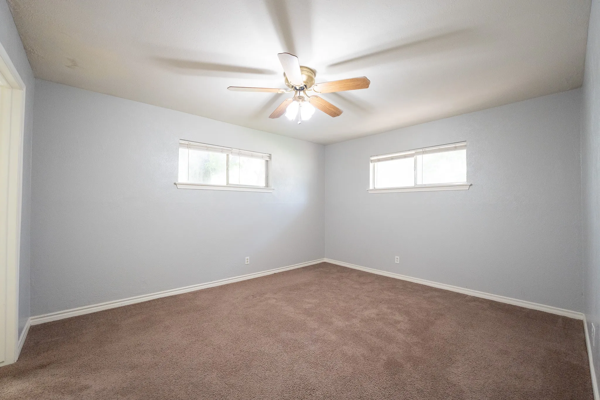 Single Family Residence For Rent in Dallas County , 614 N Young Boulevard, De Soto, Texas 75115, 3 Bedroom, 2 Bathroom, 2 Garage spaces, 1,709 Sqft, built in 1964, mls#21296703, Real Estate Agent in De Soto, Homes For Rent in Dallas county, Homes For Rent in De Soto, Realtor in De Soto Texas, Real Estate Brokerage Independent Realty Texas, Luminita Cordes Realtor