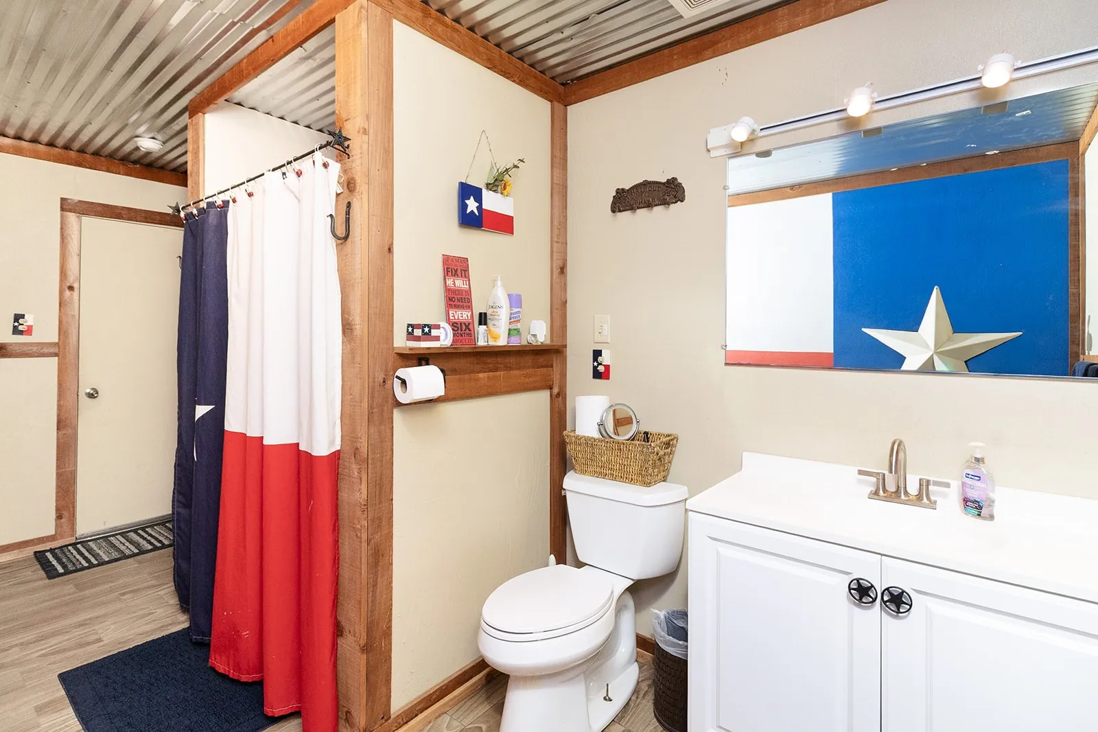 Single Family Residence For Sale in Mc Culloch County , 307 E Loop Drive, Brady, Texas 76825, 2 Bedrooms, 2 Bathrooms, 2 Garage spaces, 1,131 Sqft, built in 1980, Price $410,000, mls#21292943, Real Estate Agent in Brady, Homes For Sale in Mc Culloch county, Homes For Sale in Brady, Realtor in Brady Texas, Real Estate Brokerage Independent Realty Texas, Luminita Cordes Realtor