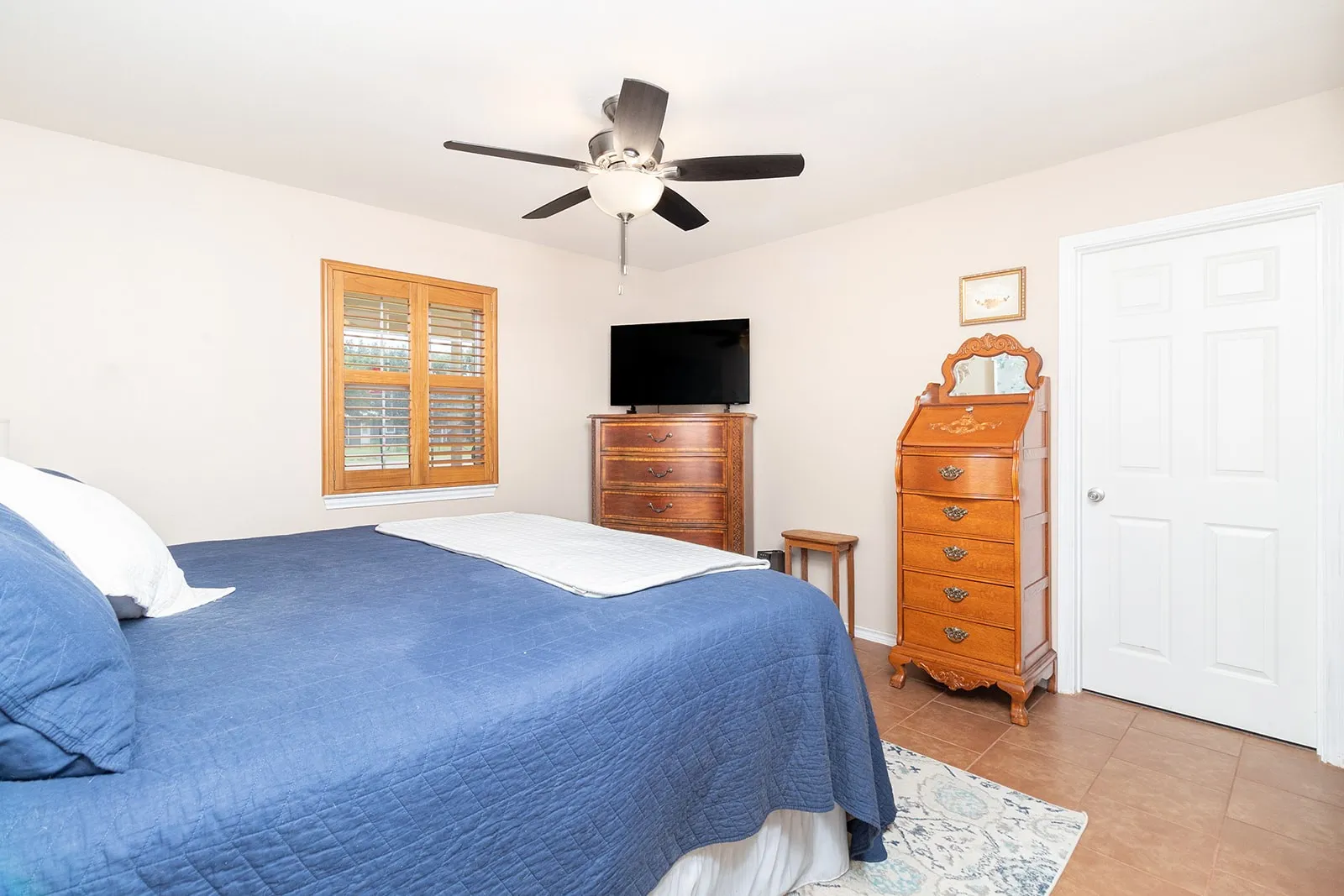 Single Family Residence For Sale in Mc Culloch County , 307 E Loop Drive, Brady, Texas 76825, 2 Bedrooms, 2 Bathrooms, 2 Garage spaces, 1,131 Sqft, built in 1980, Price $410,000, mls#21292943, Real Estate Agent in Brady, Homes For Sale in Mc Culloch county, Homes For Sale in Brady, Realtor in Brady Texas, Real Estate Brokerage Independent Realty Texas, Luminita Cordes Realtor