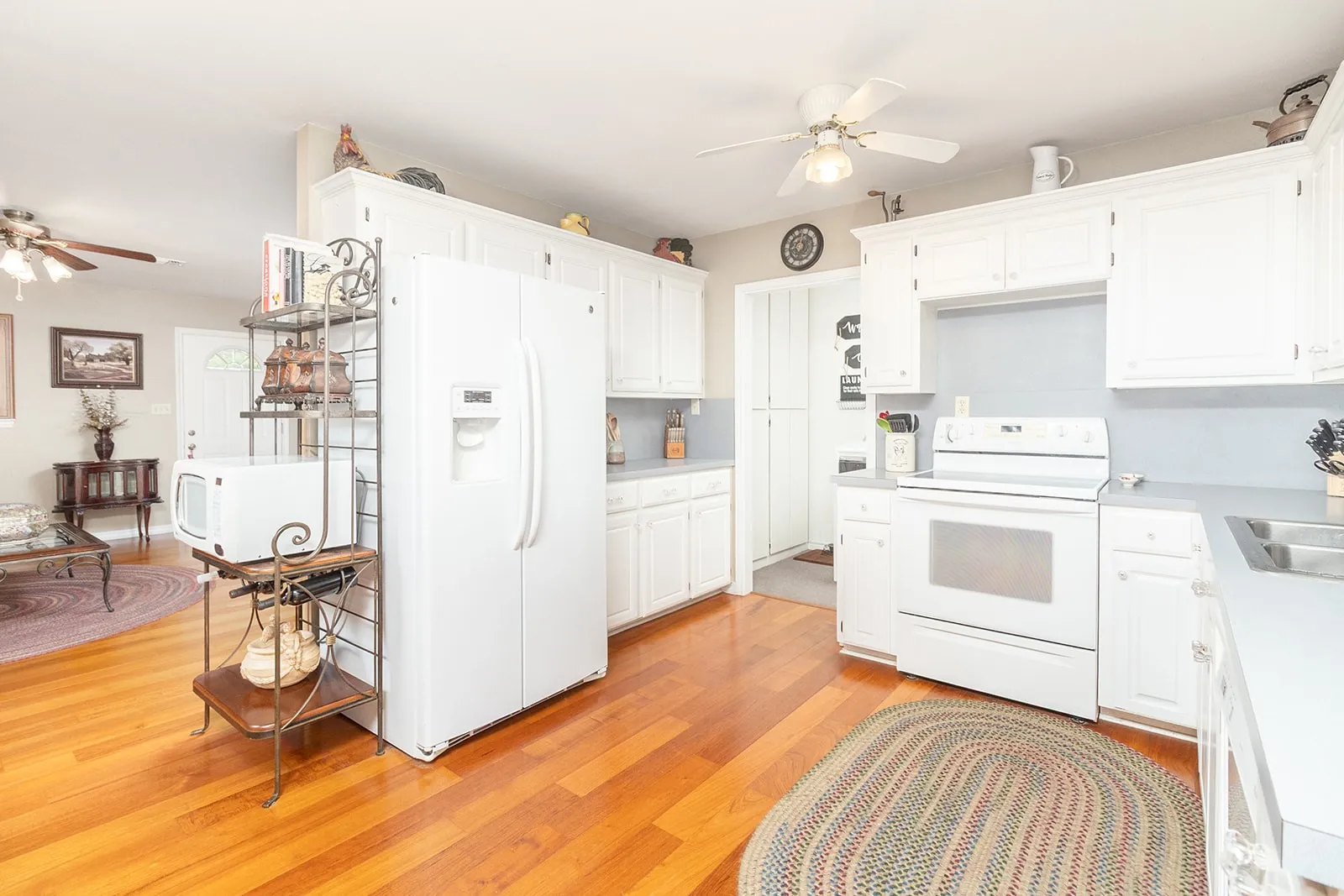 Single Family Residence For Sale in Mc Culloch County , 307 E Loop Drive, Brady, Texas 76825, 2 Bedrooms, 2 Bathrooms, 2 Garage spaces, 1,131 Sqft, built in 1980, Price $410,000, mls#21292943, Real Estate Agent in Brady, Homes For Sale in Mc Culloch county, Homes For Sale in Brady, Realtor in Brady Texas, Real Estate Brokerage Independent Realty Texas, Luminita Cordes Realtor