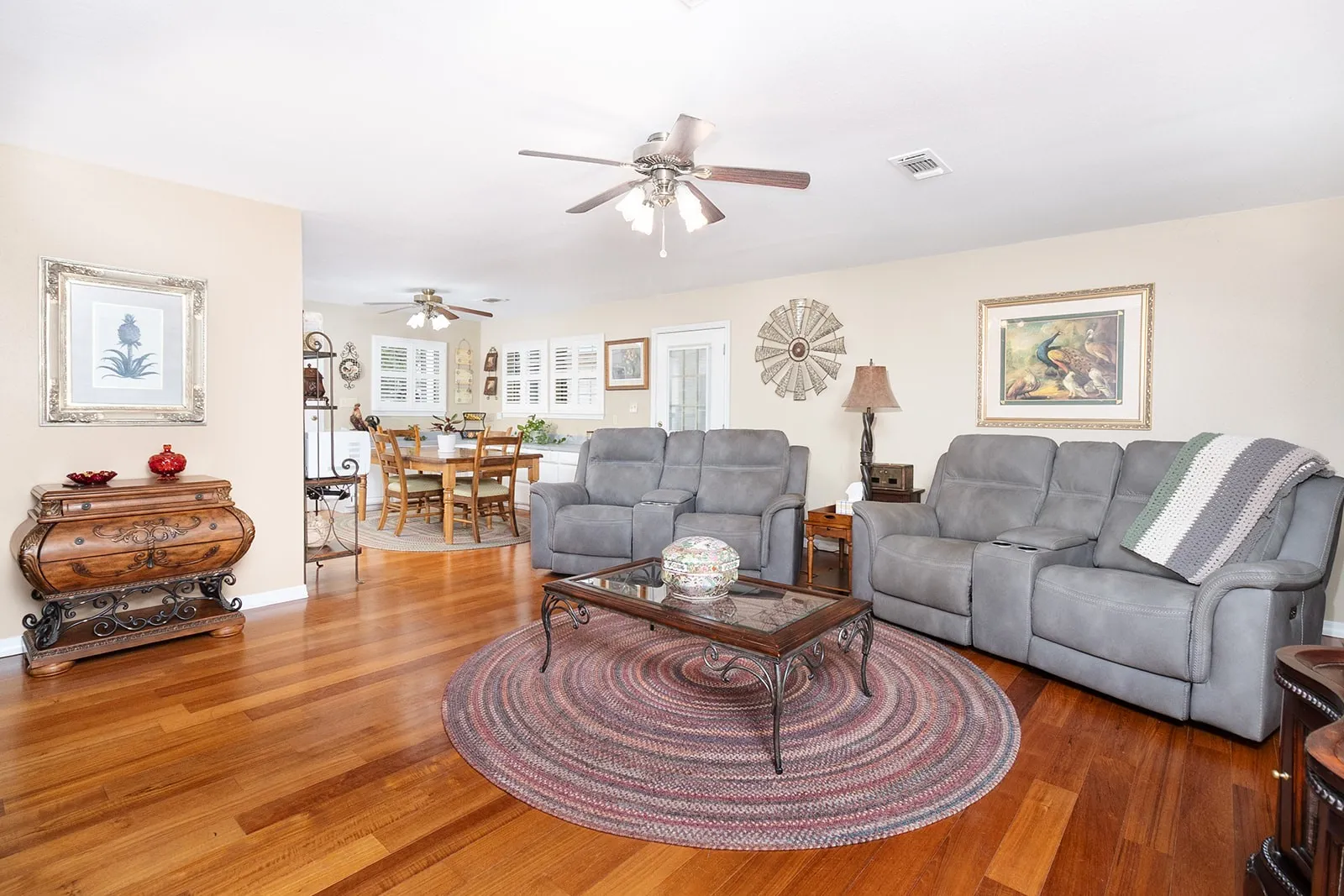 Single Family Residence For Sale in Mc Culloch County , 307 E Loop Drive, Brady, Texas 76825, 2 Bedrooms, 2 Bathrooms, 2 Garage spaces, 1,131 Sqft, built in 1980, Price $410,000, mls#21292943, Real Estate Agent in Brady, Homes For Sale in Mc Culloch county, Homes For Sale in Brady, Realtor in Brady Texas, Real Estate Brokerage Independent Realty Texas, Luminita Cordes Realtor
