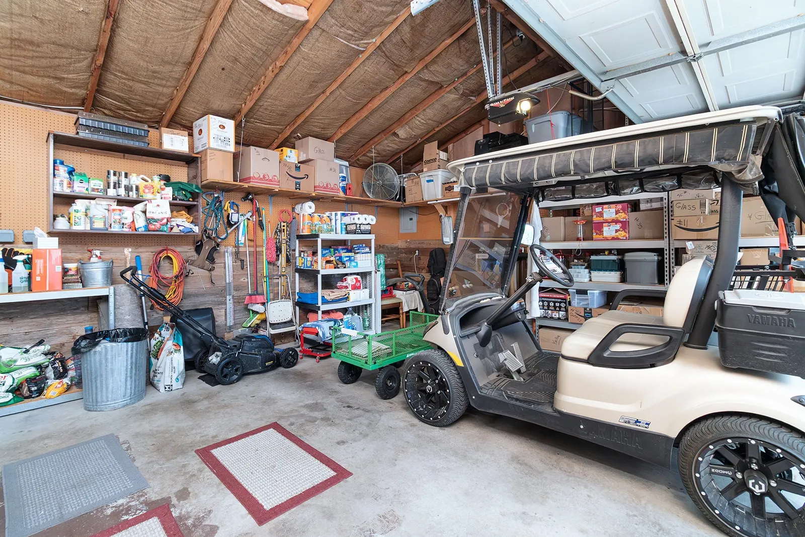 Single Family Residence For Sale in Mc Culloch County , 307 E Loop Drive, Brady, Texas 76825, 2 Bedrooms, 2 Bathrooms, 2 Garage spaces, 1,131 Sqft, built in 1980, Price $410,000, mls#21292943, Real Estate Agent in Brady, Homes For Sale in Mc Culloch county, Homes For Sale in Brady, Realtor in Brady Texas, Real Estate Brokerage Independent Realty Texas, Luminita Cordes Realtor
