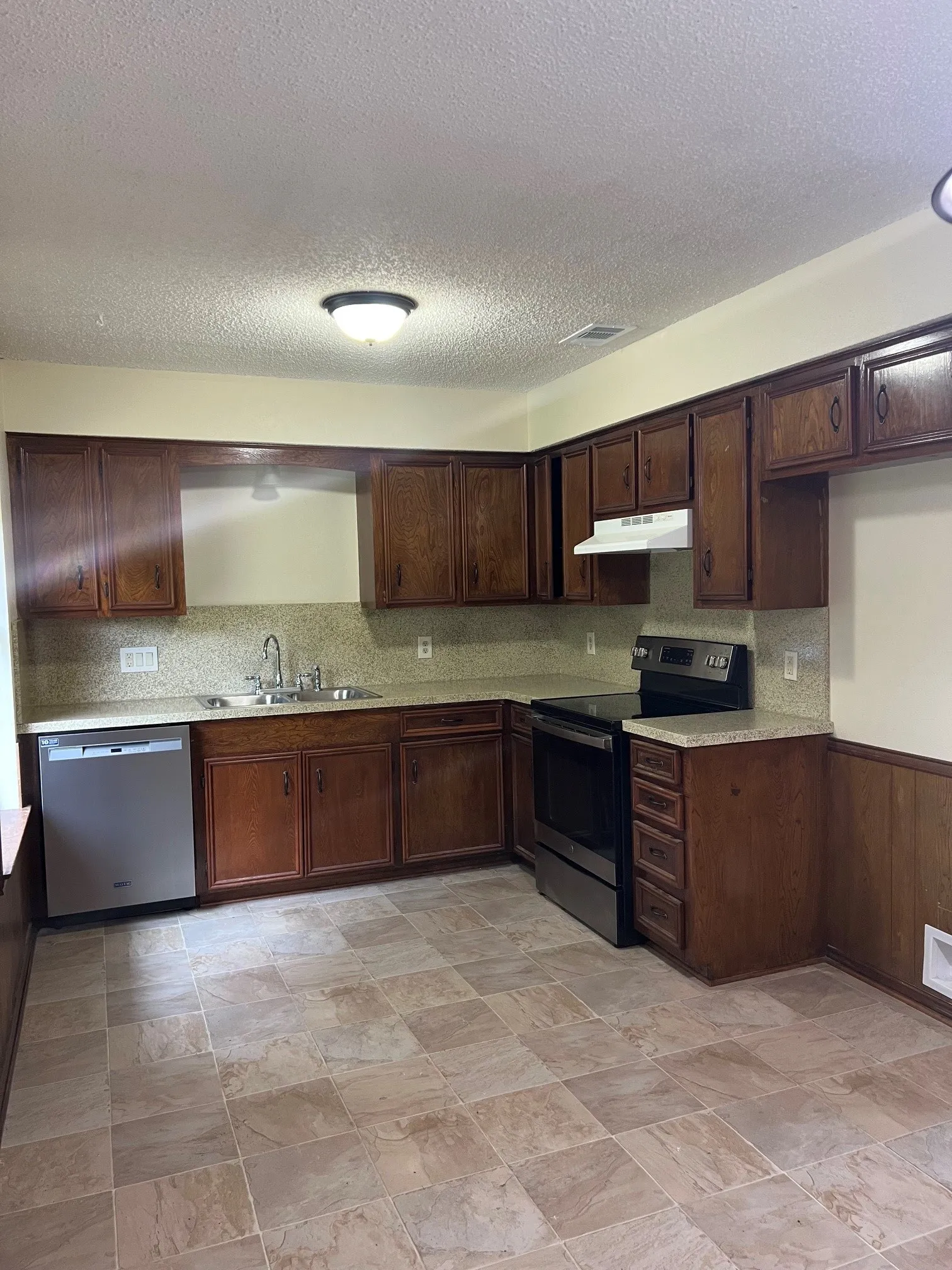 Single Family Residence For Rent in Rockwall County , 404 Renfro Street, Rockwall, Texas 75087, 3 Bedroom, 2 Bathroom, 1 Garage spaces, 1,156 Sqft, built in 1983, mls#21291519, Real Estate Agent in Rockwall, Homes For Rent in Rockwall county, Homes For Rent in Rockwall, Realtor in Rockwall Texas, Real Estate Brokerage Independent Realty Texas, Luminita Cordes Realtor