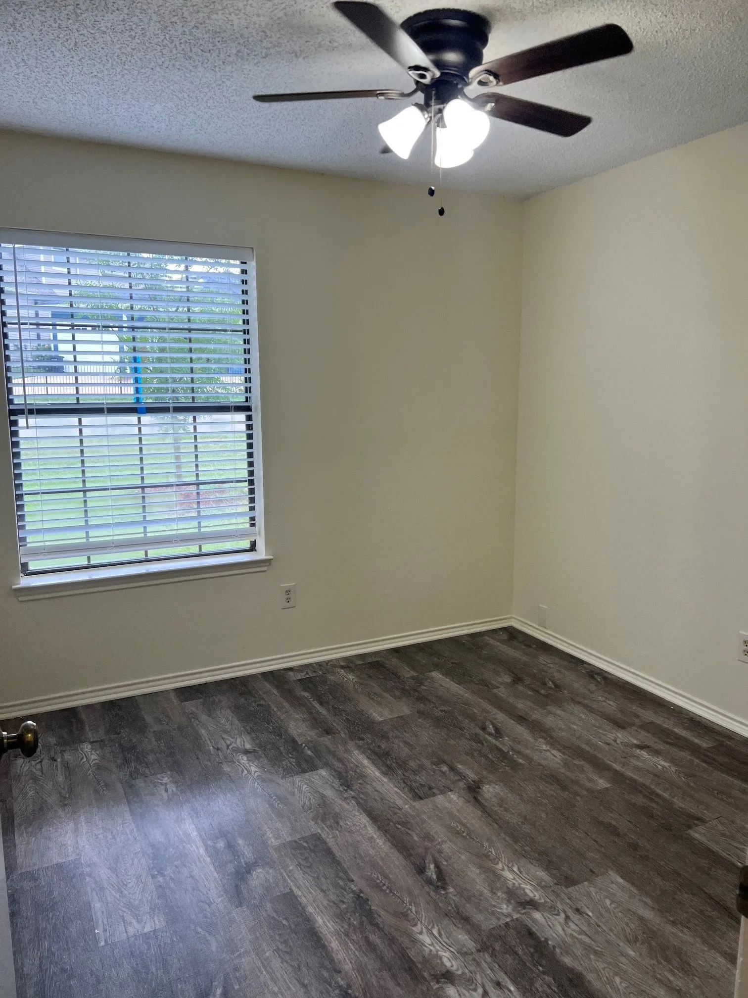 Single Family Residence For Rent in Rockwall County , 404 Renfro Street, Rockwall, Texas 75087, 3 Bedroom, 2 Bathroom, 1 Garage spaces, 1,156 Sqft, built in 1983, mls#21291519, Real Estate Agent in Rockwall, Homes For Rent in Rockwall county, Homes For Rent in Rockwall, Realtor in Rockwall Texas, Real Estate Brokerage Independent Realty Texas, Luminita Cordes Realtor