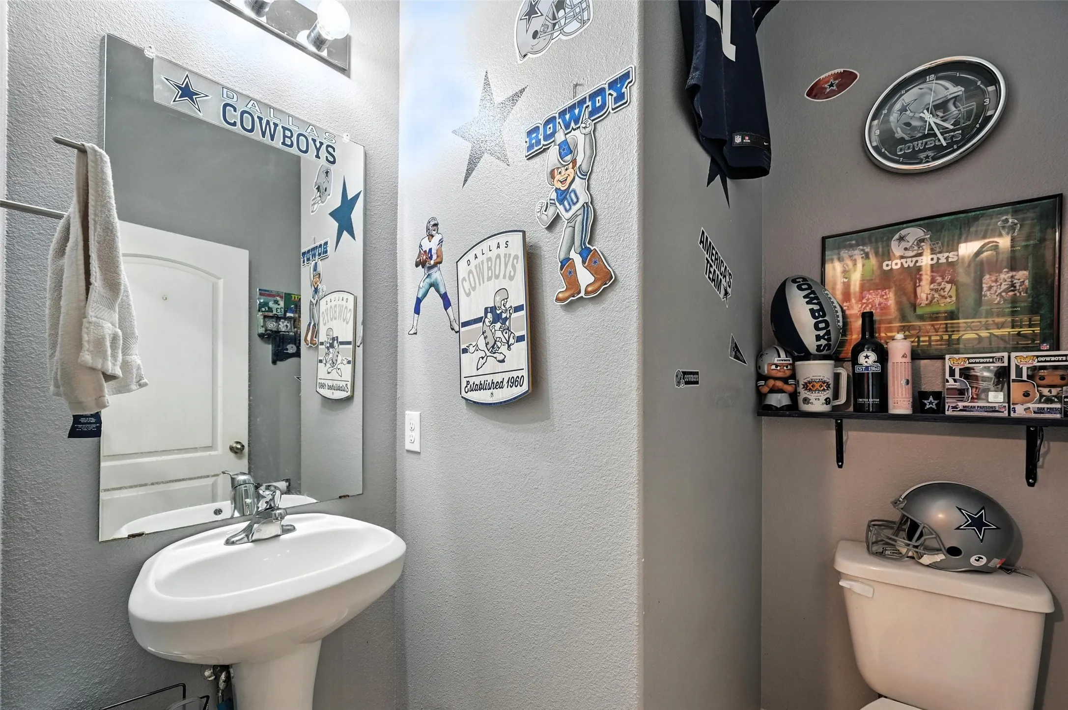 Single Family Residence For Sale in Ellis County , 122 Presidents Way, Venus, Texas 76084, 5 Bedroom, 3 Bathroom, 2 Garage spaces, 2,592 Sqft, built in 2018, mls#21296718, Real Estate Agent in Venus, Homes For Sale in Ellis county, Homes For Sale in Venus, Realtor in Venus Texas, Real Estate Brokerage Independent Realty Texas, Luminita Cordes Realtor