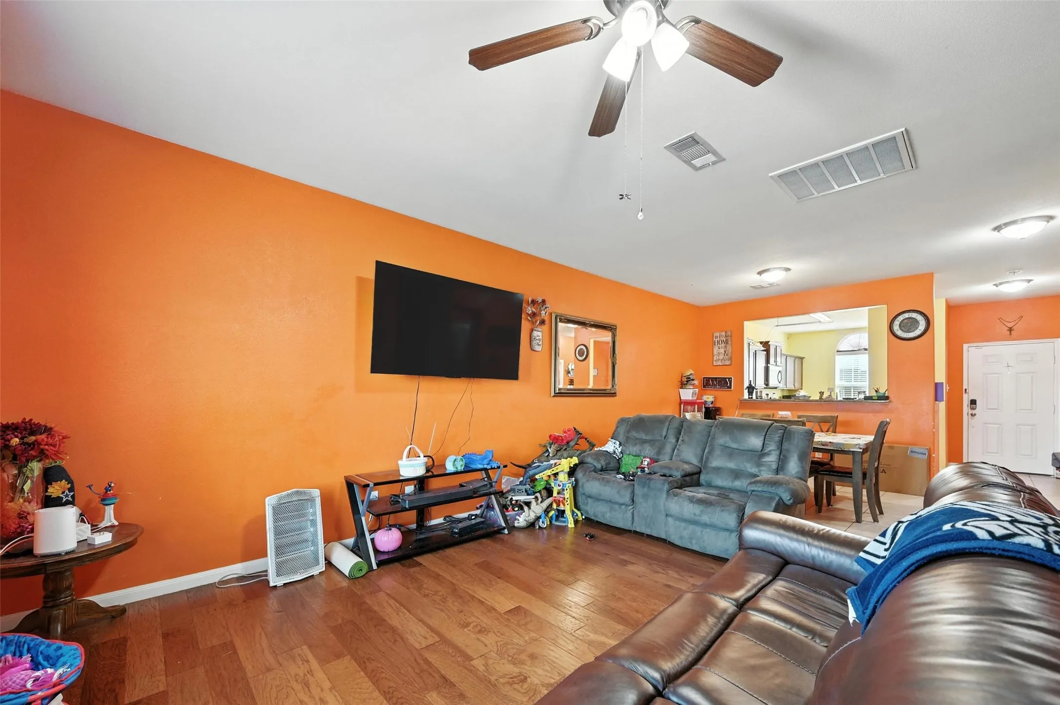 Single Family Residence For Sale in Ellis County , 122 Presidents Way, Venus, Texas 76084, 5 Bedroom, 3 Bathroom, 2 Garage spaces, 2,592 Sqft, built in 2018, mls#21296718, Real Estate Agent in Venus, Homes For Sale in Ellis county, Homes For Sale in Venus, Realtor in Venus Texas, Real Estate Brokerage Independent Realty Texas, Luminita Cordes Realtor