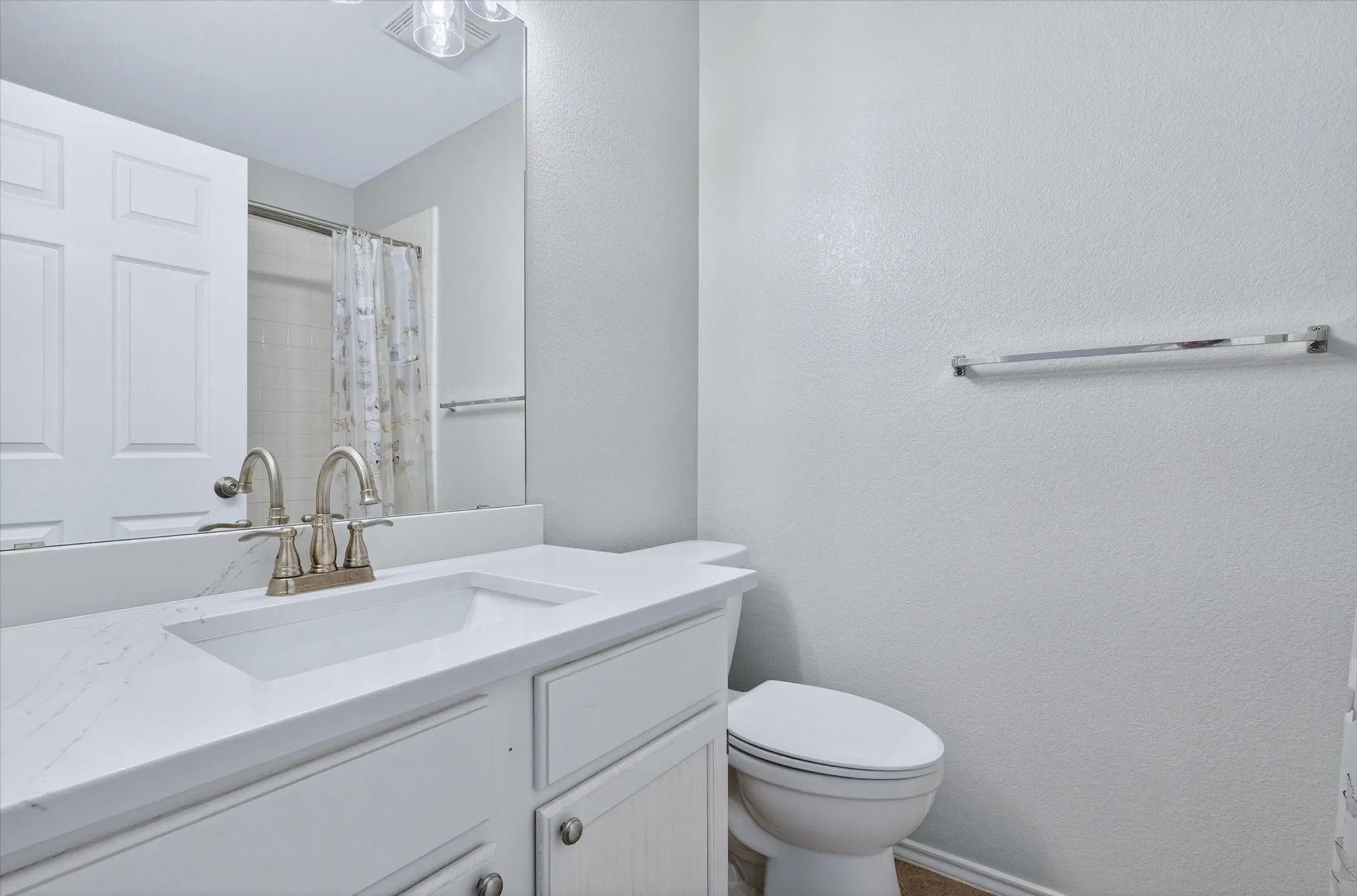 Townhouse For Sale in Tarrant County , 6120 Haley Lane, Fort Worth, Texas 76132, 2 Bedroom, 2 Bathroom, 1 Garage spaces, 1,166 Sqft, built in 1997, mls#21296731, Real Estate Agent in Fort Worth, Homes For Sale in Tarrant county, Homes For Sale in Fort Worth, Realtor in Fort Worth Texas, Real Estate Brokerage Independent Realty Texas, Luminita Cordes Realtor