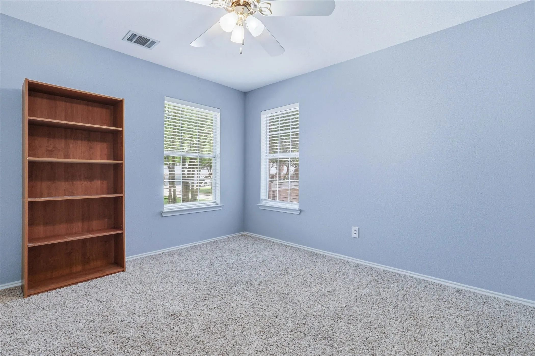 Townhouse For Sale in Tarrant County , 6120 Haley Lane, Fort Worth, Texas 76132, 2 Bedroom, 2 Bathroom, 1 Garage spaces, 1,166 Sqft, built in 1997, mls#21296731, Real Estate Agent in Fort Worth, Homes For Sale in Tarrant county, Homes For Sale in Fort Worth, Realtor in Fort Worth Texas, Real Estate Brokerage Independent Realty Texas, Luminita Cordes Realtor