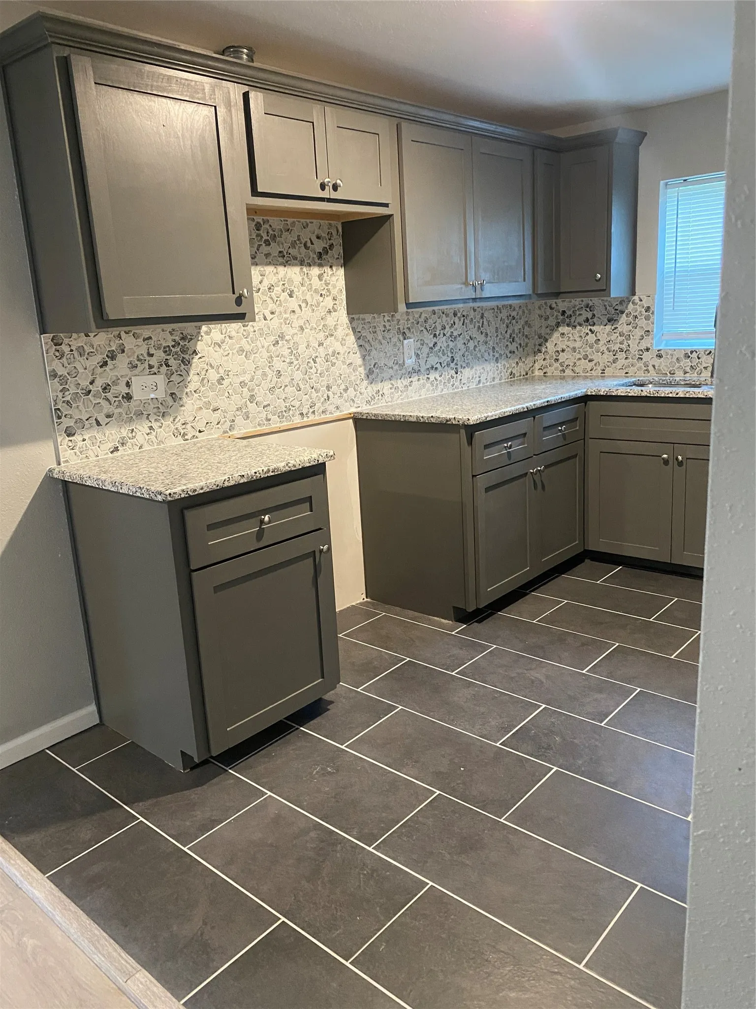 Single Family Residence For Sale in Mc Lennan County , 324 Hogan Lane, Bellmead, Texas 76705, 2 Bedroom, 1 Bathroom, Garage spaces, 792 Sqft, built in 1943, mls#21294623, Real Estate Agent in Bellmead, Homes For Sale in Mc Lennan county, Homes For Sale in Bellmead, Realtor in Bellmead Texas, Real Estate Brokerage Independent Realty Texas, Luminita Cordes Realtor