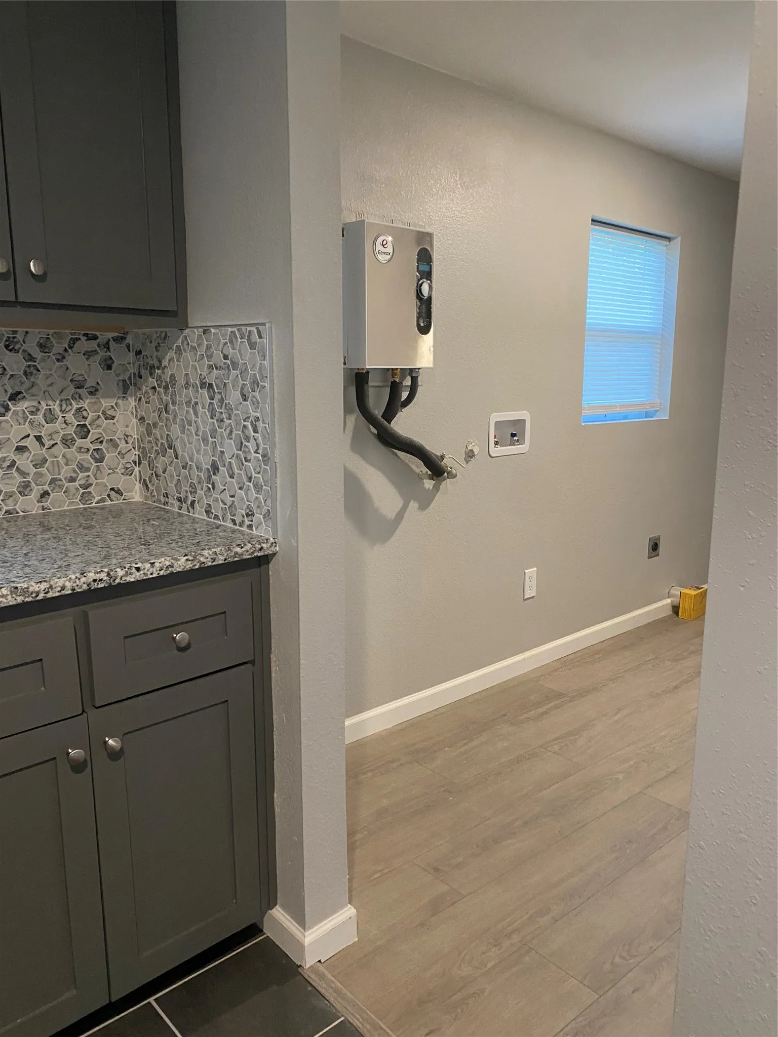 Single Family Residence For Sale in Mc Lennan County , 324 Hogan Lane, Bellmead, Texas 76705, 2 Bedroom, 1 Bathroom, Garage spaces, 792 Sqft, built in 1943, mls#21294623, Real Estate Agent in Bellmead, Homes For Sale in Mc Lennan county, Homes For Sale in Bellmead, Realtor in Bellmead Texas, Real Estate Brokerage Independent Realty Texas, Luminita Cordes Realtor