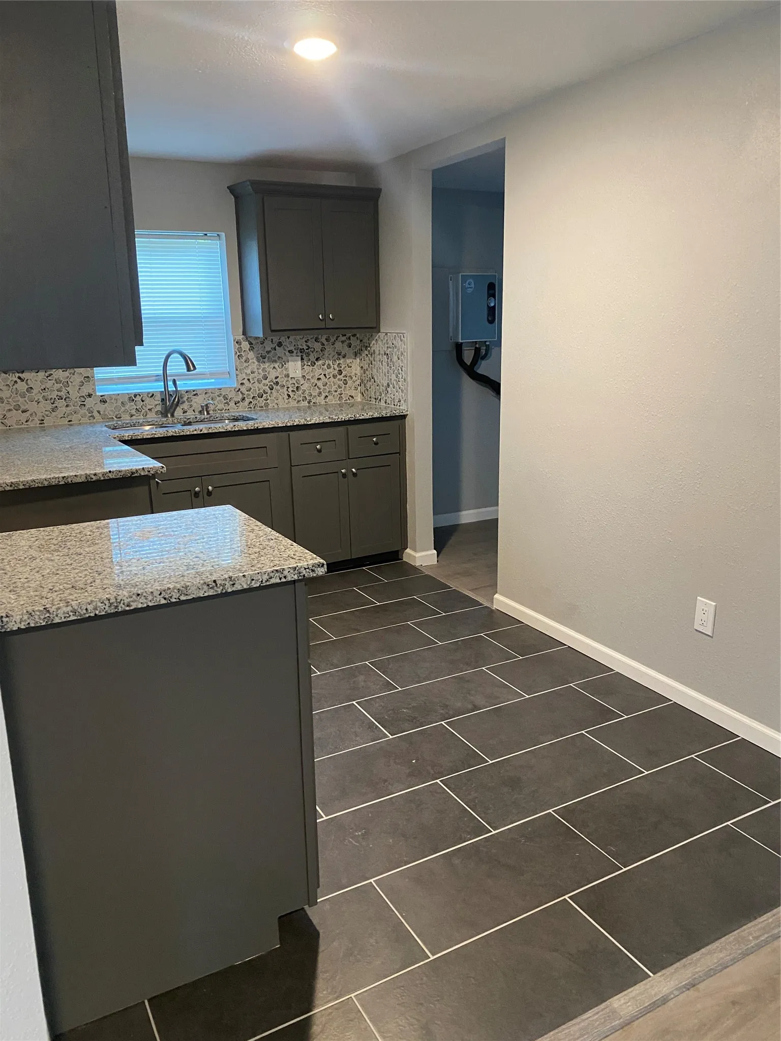 Single Family Residence For Sale in Mc Lennan County , 324 Hogan Lane, Bellmead, Texas 76705, 2 Bedroom, 1 Bathroom, Garage spaces, 792 Sqft, built in 1943, mls#21294623, Real Estate Agent in Bellmead, Homes For Sale in Mc Lennan county, Homes For Sale in Bellmead, Realtor in Bellmead Texas, Real Estate Brokerage Independent Realty Texas, Luminita Cordes Realtor