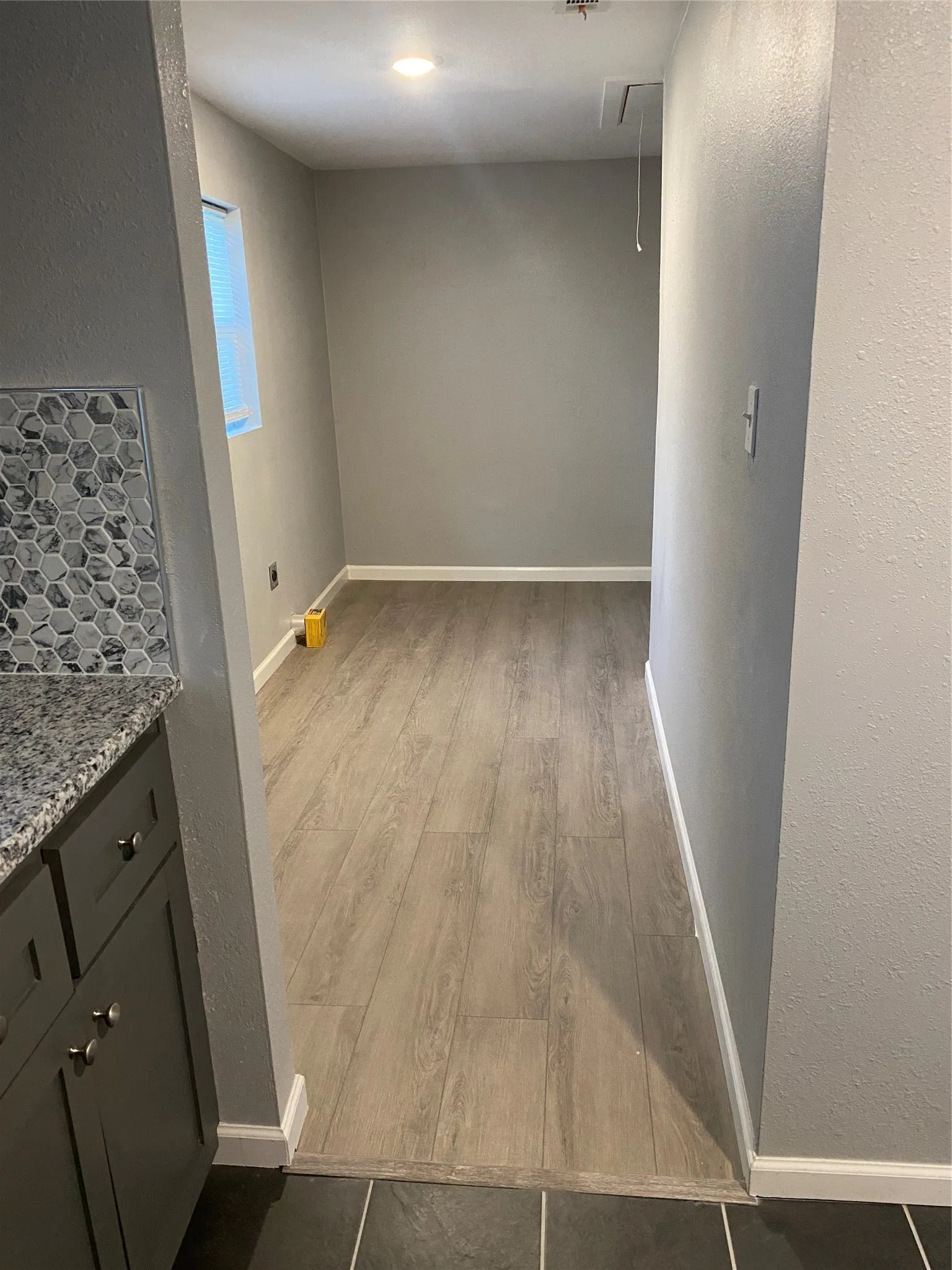 Single Family Residence For Sale in Mc Lennan County , 324 Hogan Lane, Bellmead, Texas 76705, 2 Bedroom, 1 Bathroom, Garage spaces, 792 Sqft, built in 1943, mls#21294623, Real Estate Agent in Bellmead, Homes For Sale in Mc Lennan county, Homes For Sale in Bellmead, Realtor in Bellmead Texas, Real Estate Brokerage Independent Realty Texas, Luminita Cordes Realtor