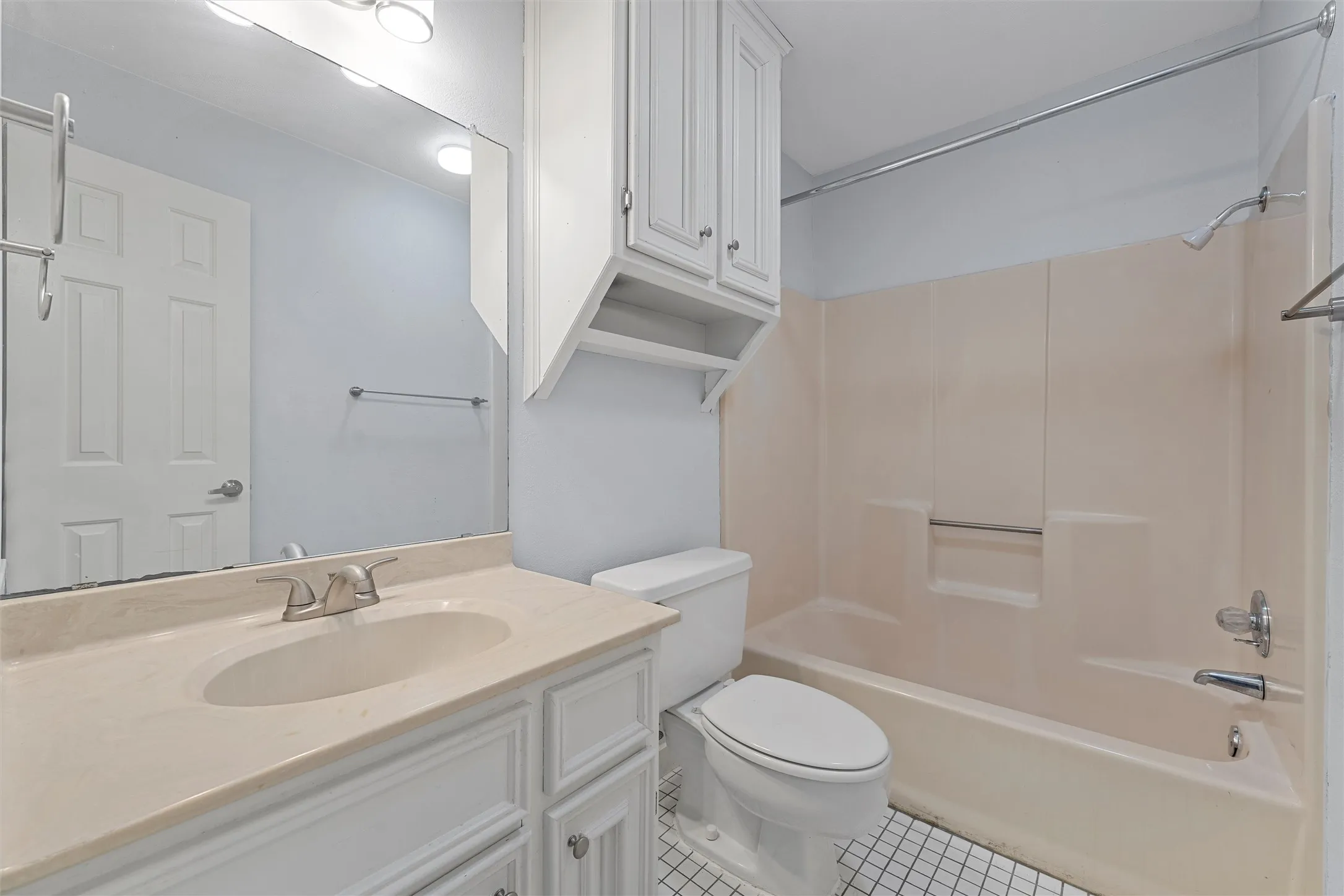Condominium For Sale in Mc Lennan County , 1310 Speight Avenue 2, Waco, Texas 76706, 2 Bedroom, 3 Bathroom, Garage spaces, 1,152 Sqft, built in 1983, mls#21296662, Real Estate Agent in Waco, Homes For Sale in Mc Lennan county, Homes For Sale in Waco, Realtor in Waco Texas, Real Estate Brokerage Independent Realty Texas, Luminita Cordes Realtor