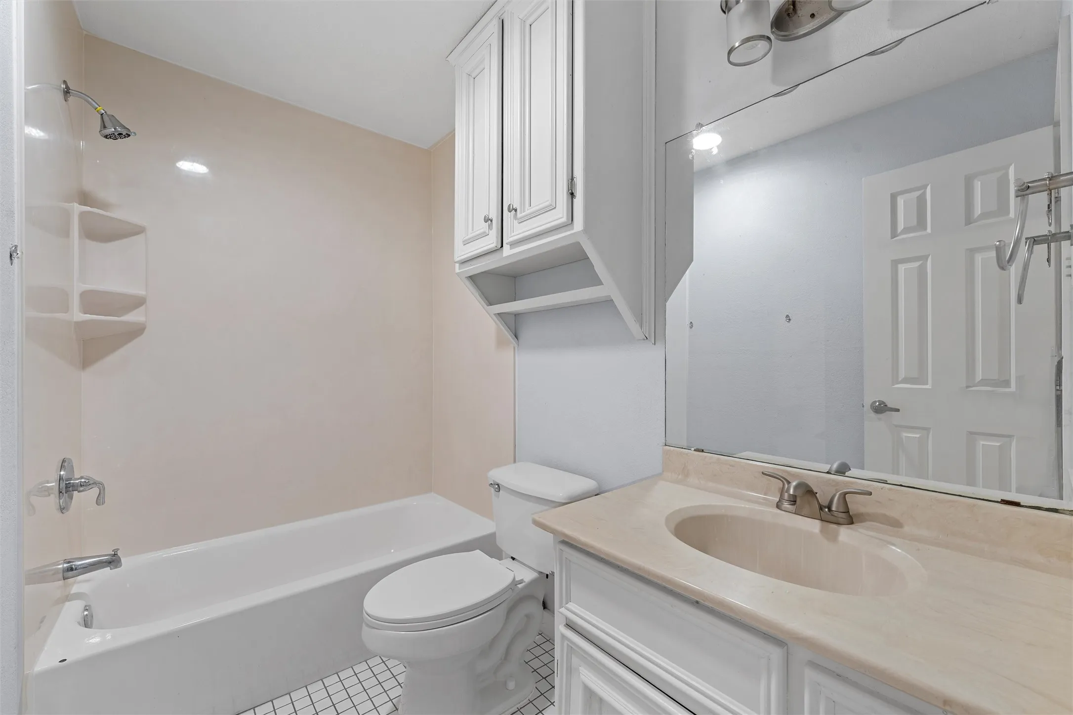 Condominium For Sale in Mc Lennan County , 1310 Speight Avenue 2, Waco, Texas 76706, 2 Bedroom, 3 Bathroom, Garage spaces, 1,152 Sqft, built in 1983, mls#21296662, Real Estate Agent in Waco, Homes For Sale in Mc Lennan county, Homes For Sale in Waco, Realtor in Waco Texas, Real Estate Brokerage Independent Realty Texas, Luminita Cordes Realtor