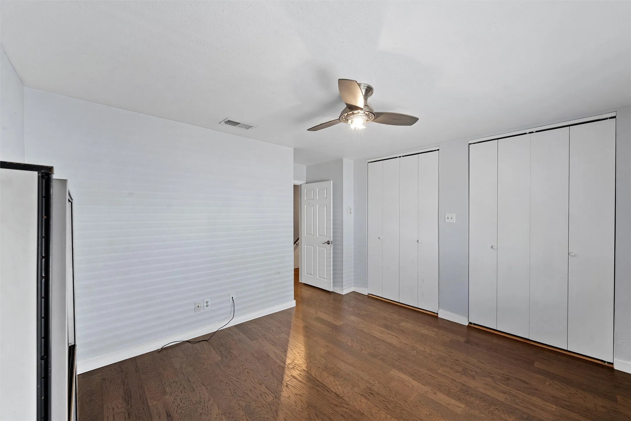 Condominium For Sale in Mc Lennan County , 1310 Speight Avenue 2, Waco, Texas 76706, 2 Bedroom, 3 Bathroom, Garage spaces, 1,152 Sqft, built in 1983, mls#21296662, Real Estate Agent in Waco, Homes For Sale in Mc Lennan county, Homes For Sale in Waco, Realtor in Waco Texas, Real Estate Brokerage Independent Realty Texas, Luminita Cordes Realtor