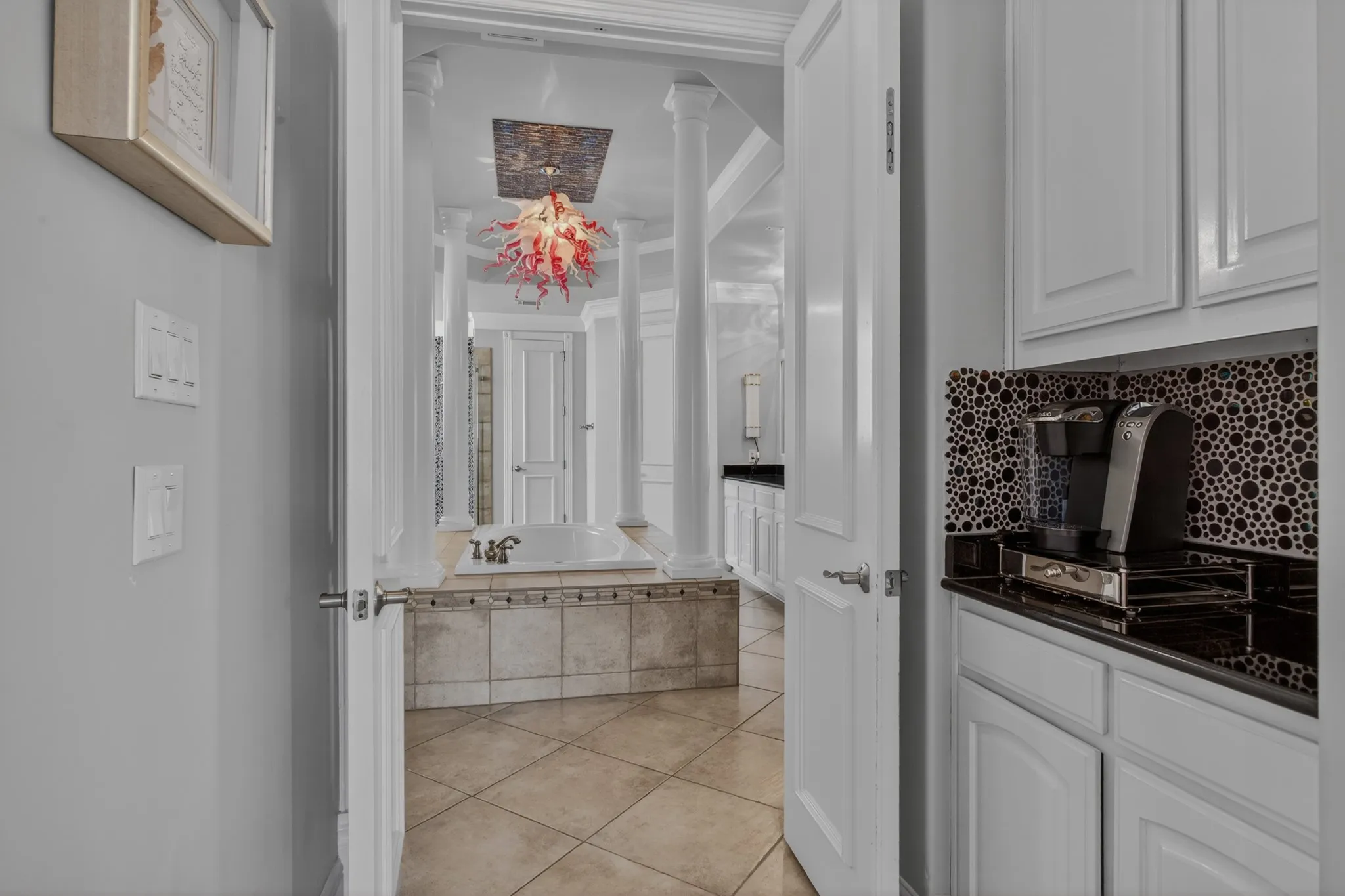 Single Family Residence For Sale in Denton County , 3704 Kingfisher Court, Flower Mound, Texas 75022, 5 Bedroom, 6 Bathroom, 6 Garage spaces, 7,003 Sqft, built in 2007, mls#21240522, Real Estate Agent in Flower Mound, Homes For Sale in Denton county, Homes For Sale in Flower Mound, Realtor in Flower Mound Texas, Real Estate Brokerage Independent Realty Texas, Luminita Cordes Realtor