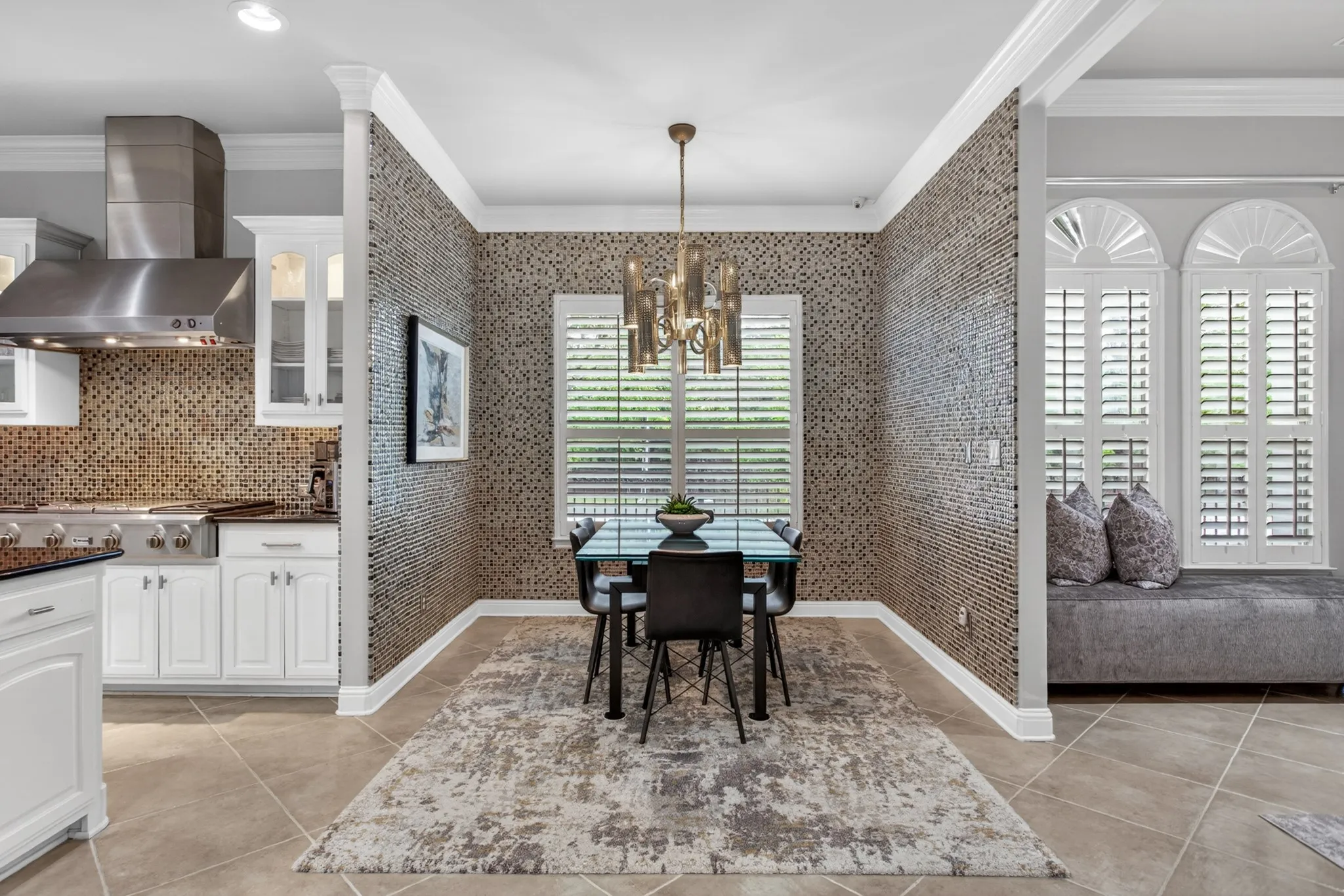 Single Family Residence For Sale in Denton County , 3704 Kingfisher Court, Flower Mound, Texas 75022, 5 Bedroom, 6 Bathroom, 6 Garage spaces, 7,003 Sqft, built in 2007, mls#21240522, Real Estate Agent in Flower Mound, Homes For Sale in Denton county, Homes For Sale in Flower Mound, Realtor in Flower Mound Texas, Real Estate Brokerage Independent Realty Texas, Luminita Cordes Realtor