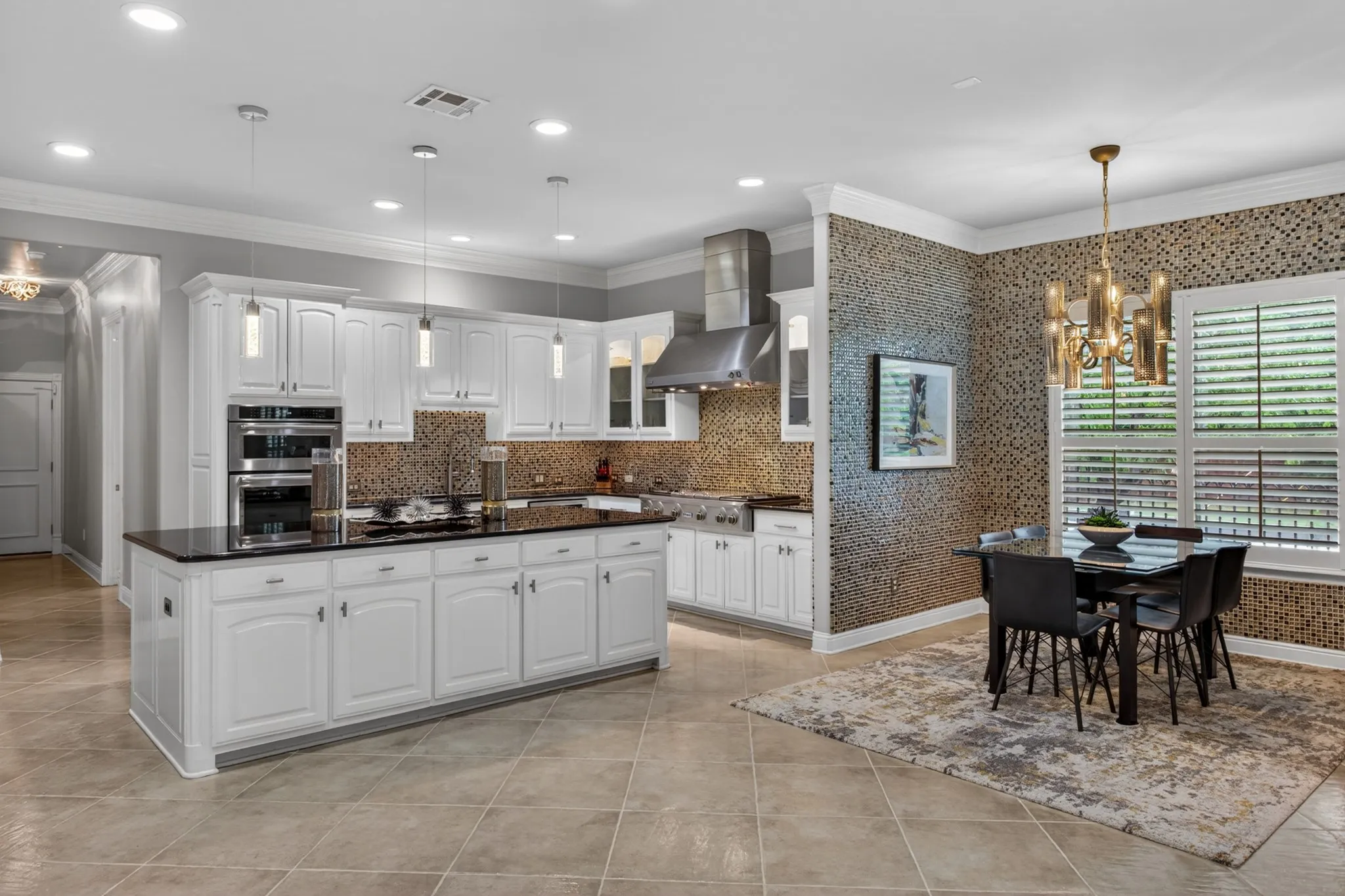 Single Family Residence For Sale in Denton County , 3704 Kingfisher Court, Flower Mound, Texas 75022, 5 Bedroom, 6 Bathroom, 6 Garage spaces, 7,003 Sqft, built in 2007, mls#21240522, Real Estate Agent in Flower Mound, Homes For Sale in Denton county, Homes For Sale in Flower Mound, Realtor in Flower Mound Texas, Real Estate Brokerage Independent Realty Texas, Luminita Cordes Realtor