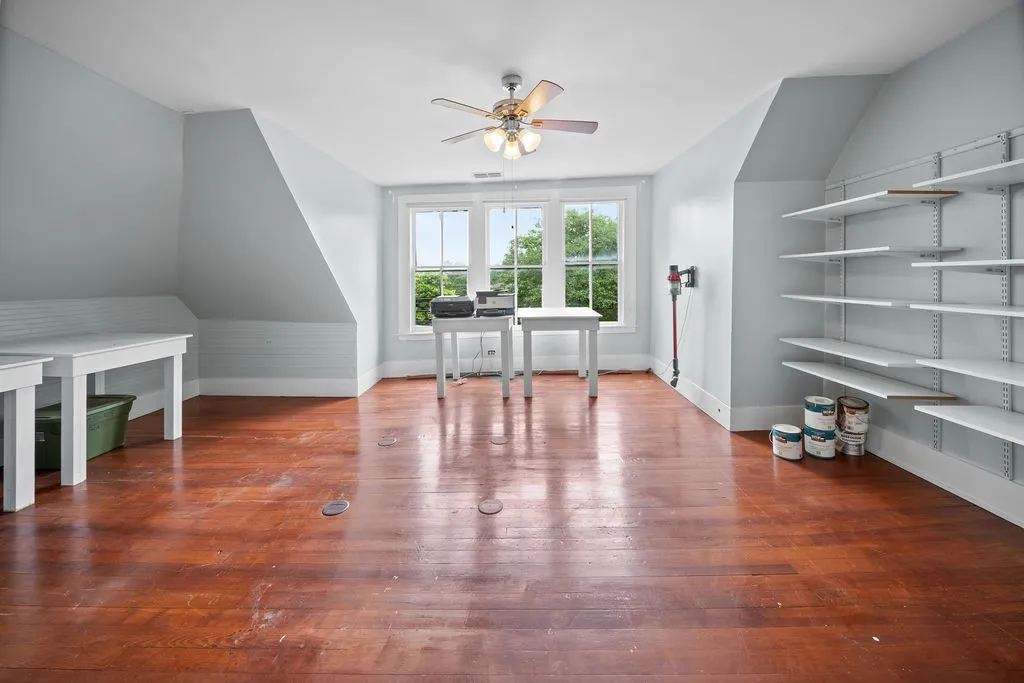 Single Family Residence For Sale in Smith County , 526 W Houston Street, Tyler, Texas 75702, 5 Bedroom, 3 Bathroom, Garage spaces, 3,310 Sqft, built in 1895, mls#21296708, Real Estate Agent in Tyler, Homes For Sale in Smith county, Homes For Sale in Tyler, Realtor in Tyler Texas, Real Estate Brokerage Independent Realty Texas, Luminita Cordes Realtor