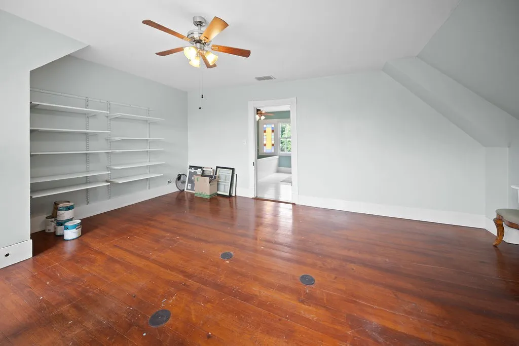 Single Family Residence For Sale in Smith County , 526 W Houston Street, Tyler, Texas 75702, 5 Bedroom, 3 Bathroom, Garage spaces, 3,310 Sqft, built in 1895, mls#21296708, Real Estate Agent in Tyler, Homes For Sale in Smith county, Homes For Sale in Tyler, Realtor in Tyler Texas, Real Estate Brokerage Independent Realty Texas, Luminita Cordes Realtor