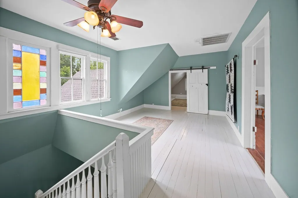 Single Family Residence For Sale in Smith County , 526 W Houston Street, Tyler, Texas 75702, 5 Bedroom, 3 Bathroom, Garage spaces, 3,310 Sqft, built in 1895, mls#21296708, Real Estate Agent in Tyler, Homes For Sale in Smith county, Homes For Sale in Tyler, Realtor in Tyler Texas, Real Estate Brokerage Independent Realty Texas, Luminita Cordes Realtor