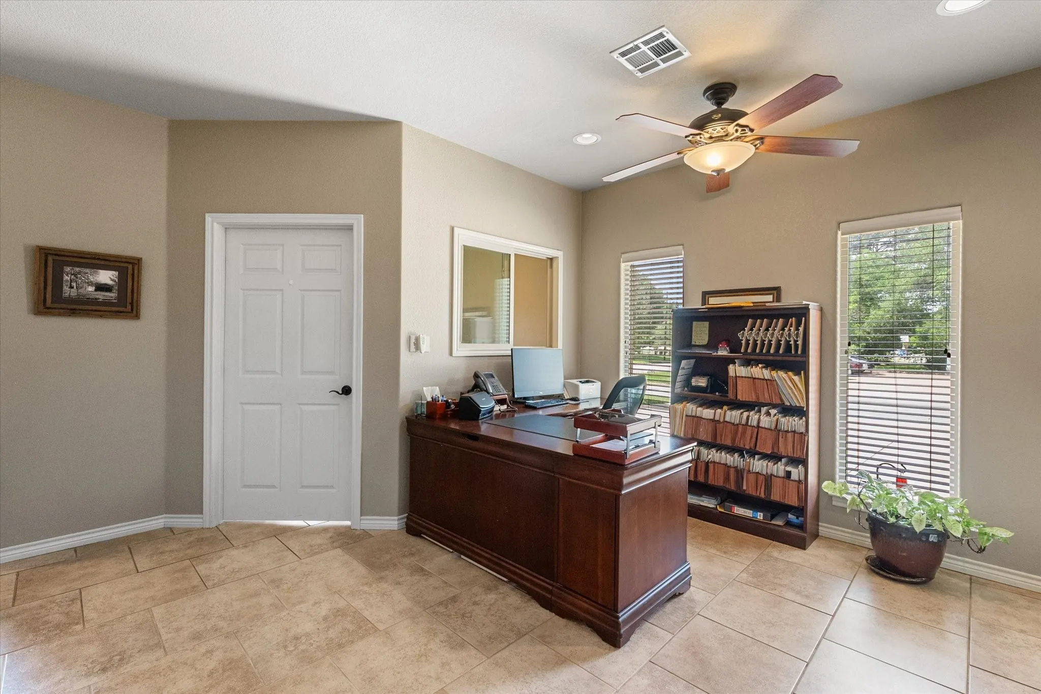 Office For Sale in Navarro County , 2220 W 2nd Avenue, Corsicana, Texas 75110, 0, 0, Garage spaces, 0 Sqft, built in 2004, mls#21296449, Real Estate Agent in Corsicana, Homes For Sale in Navarro county, Homes For Sale in Corsicana, Realtor in Corsicana Texas, Real Estate Brokerage Independent Realty Texas, Luminita Cordes Realtor