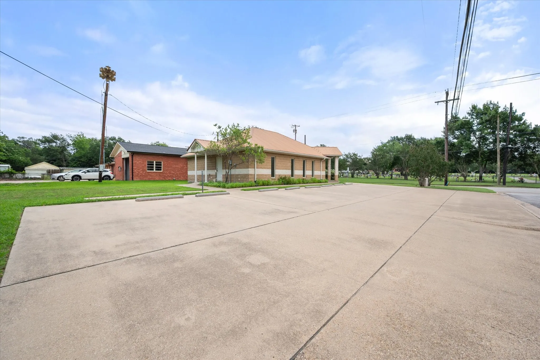 Office For Sale in Navarro County , 2220 W 2nd Avenue, Corsicana, Texas 75110, 0, 0, Garage spaces, 0 Sqft, built in 2004, mls#21296449, Real Estate Agent in Corsicana, Homes For Sale in Navarro county, Homes For Sale in Corsicana, Realtor in Corsicana Texas, Real Estate Brokerage Independent Realty Texas, Luminita Cordes Realtor