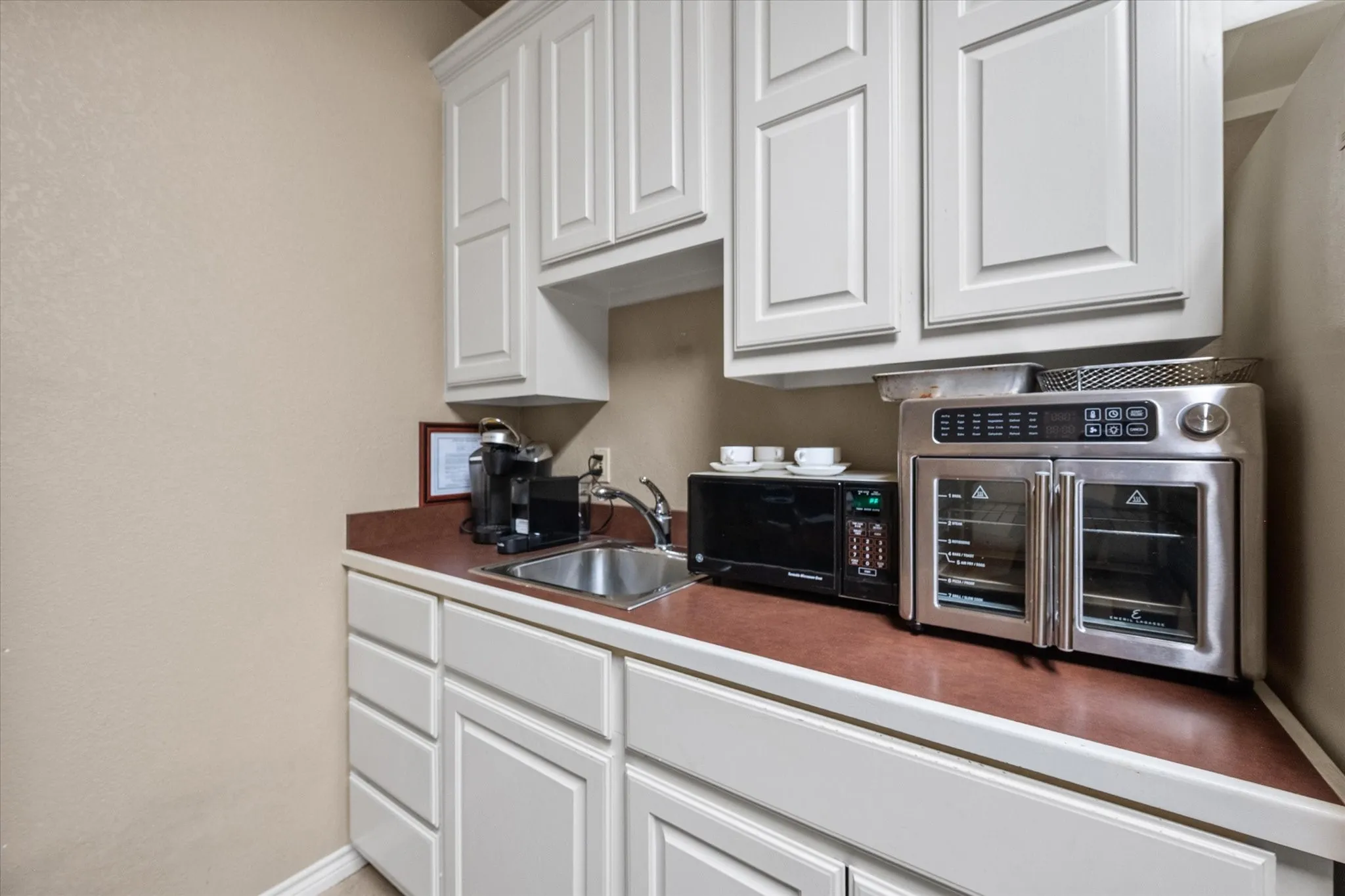 Office For Sale in Navarro County , 2220 W 2nd Avenue, Corsicana, Texas 75110, 0, 0, Garage spaces, 0 Sqft, built in 2004, mls#21296449, Real Estate Agent in Corsicana, Homes For Sale in Navarro county, Homes For Sale in Corsicana, Realtor in Corsicana Texas, Real Estate Brokerage Independent Realty Texas, Luminita Cordes Realtor
