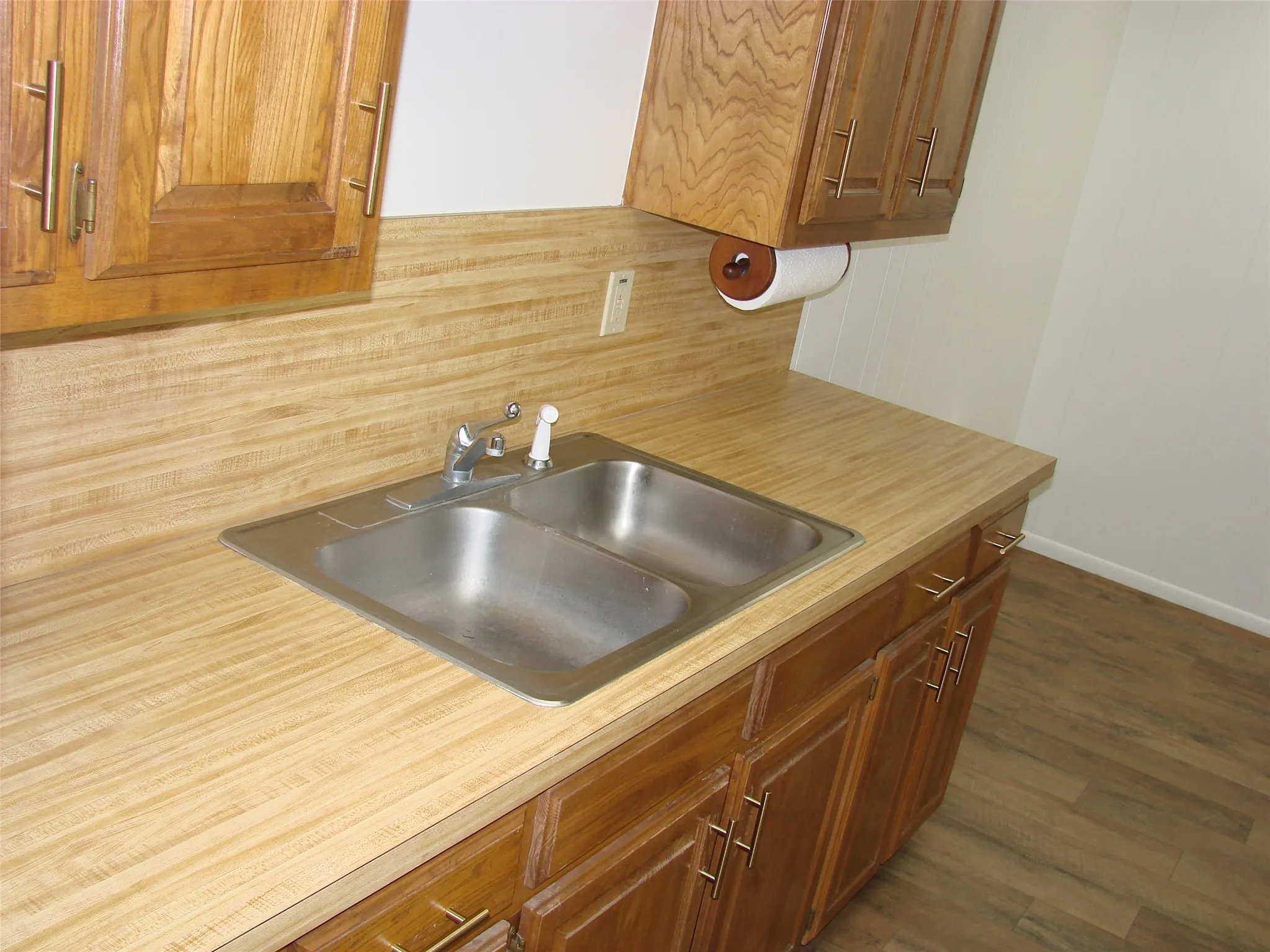 Suite A kitchenette