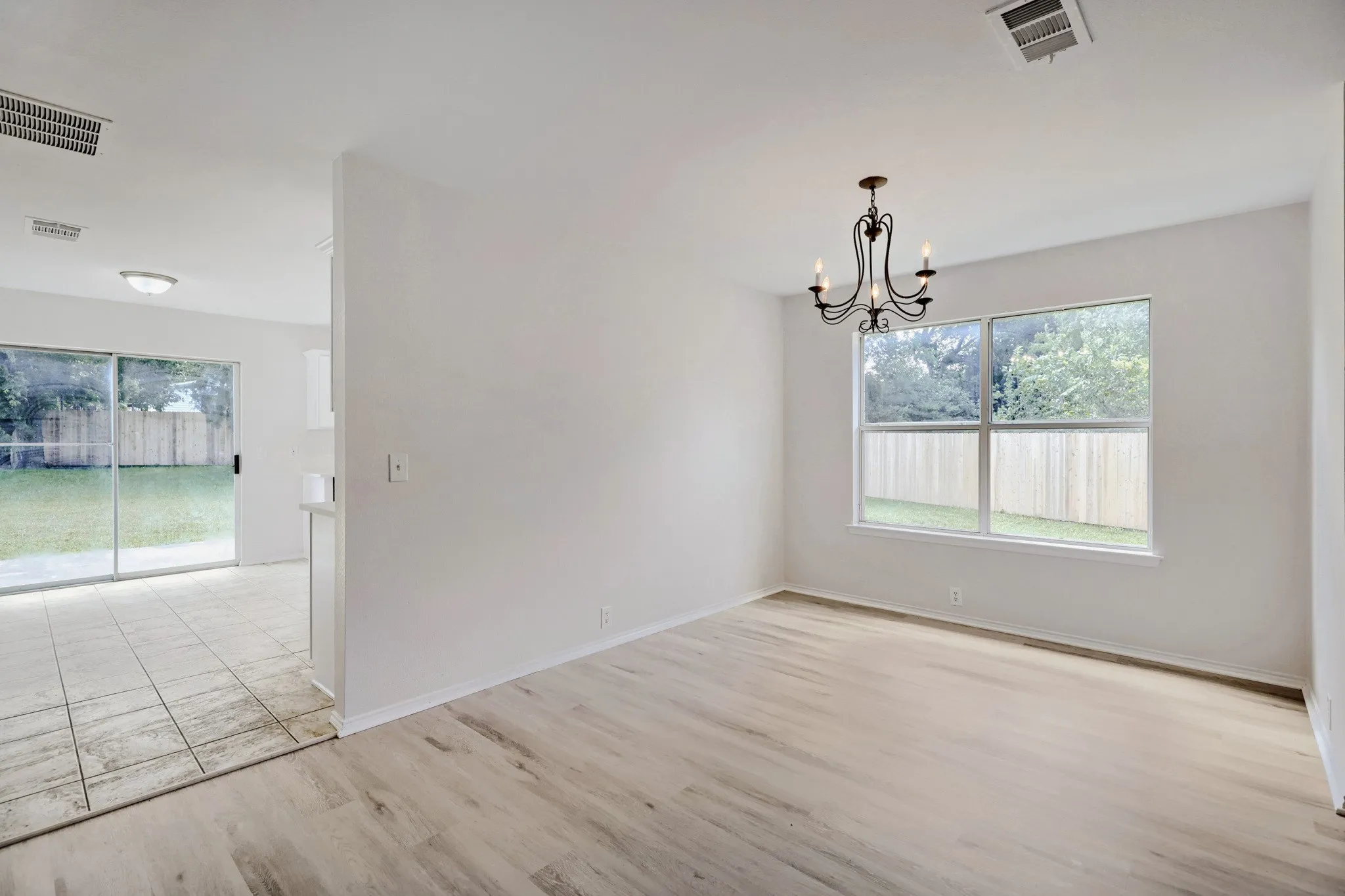 Single Family Residence For Sale in Collin County , 3103 Savoy Court, Wylie, Texas 75098, 4 Bedroom, 3 Bathroom, 2 Garage spaces, 2,384 Sqft, built in 2004, mls#21221724, Real Estate Agent in Wylie, Homes For Sale in Collin county, Homes For Sale in Wylie, Realtor in Wylie Texas, Real Estate Brokerage Independent Realty Texas, Luminita Cordes Realtor