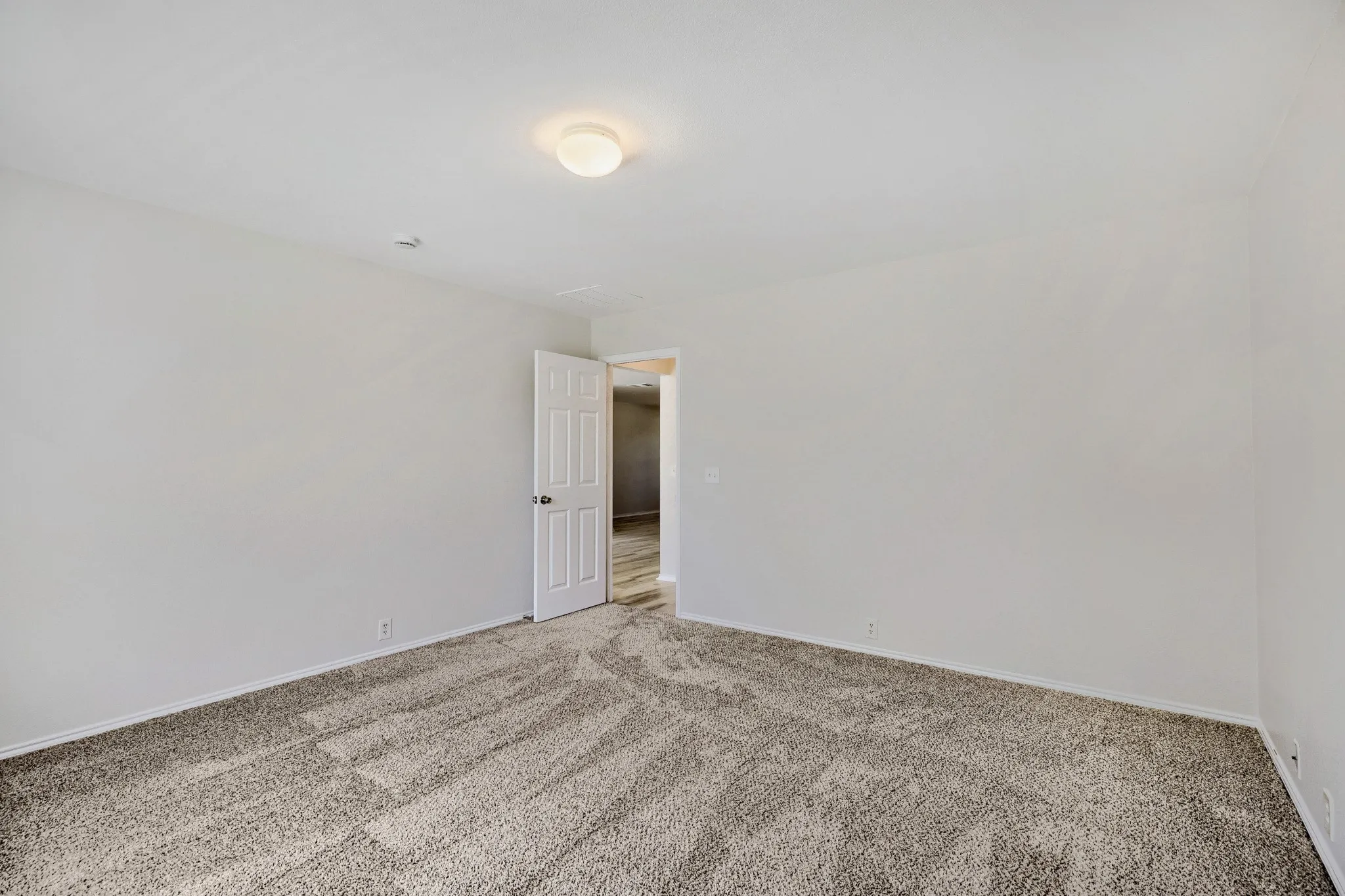 Single Family Residence For Sale in Collin County , 3103 Savoy Court, Wylie, Texas 75098, 4 Bedroom, 3 Bathroom, 2 Garage spaces, 2,384 Sqft, built in 2004, mls#21221724, Real Estate Agent in Wylie, Homes For Sale in Collin county, Homes For Sale in Wylie, Realtor in Wylie Texas, Real Estate Brokerage Independent Realty Texas, Luminita Cordes Realtor